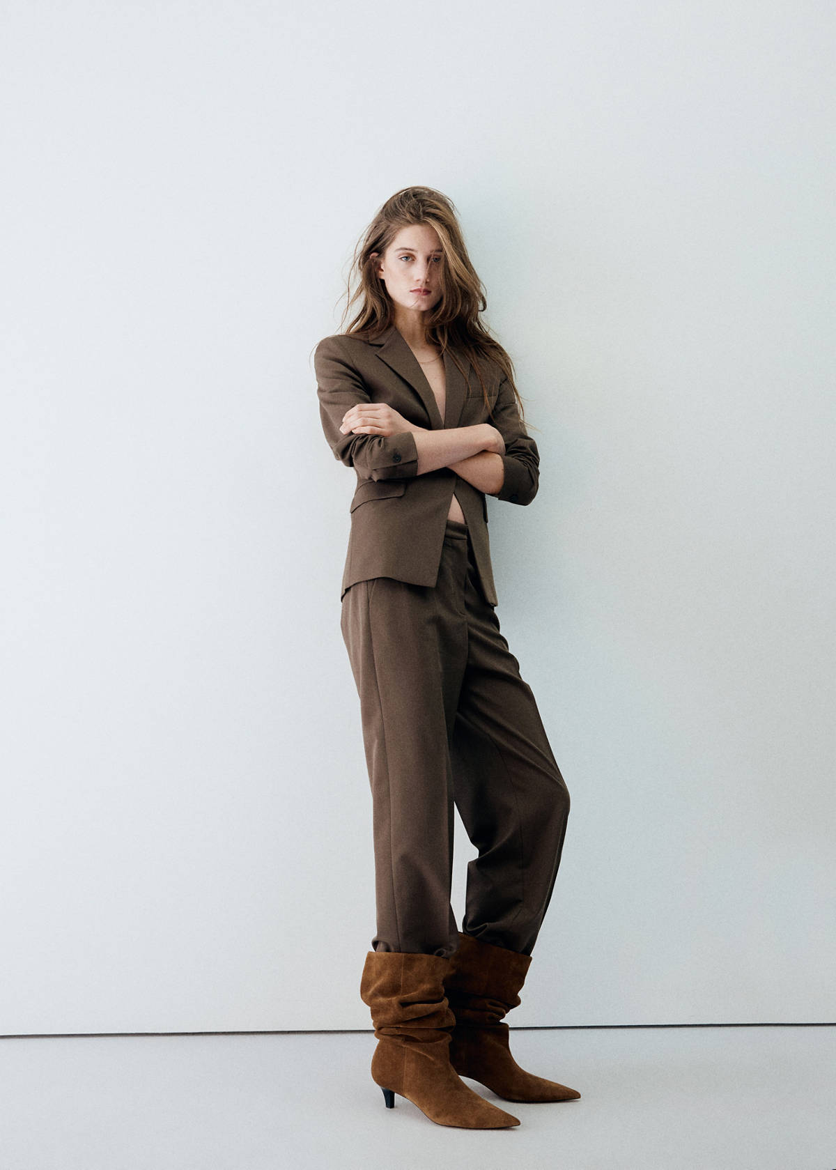 Suede kitten-heel boots — Medium Brown