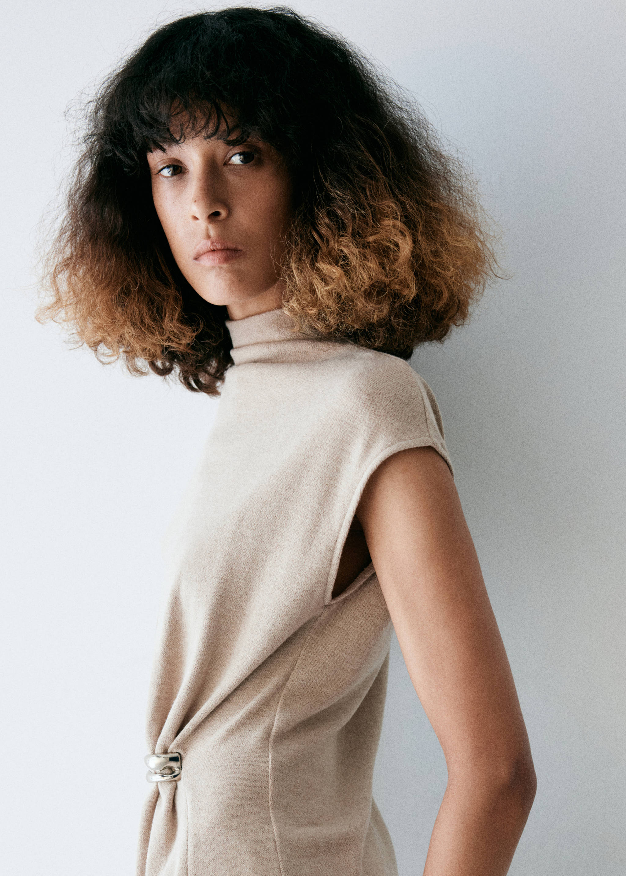 Top en maille détail de broche - Détail de l'article 1