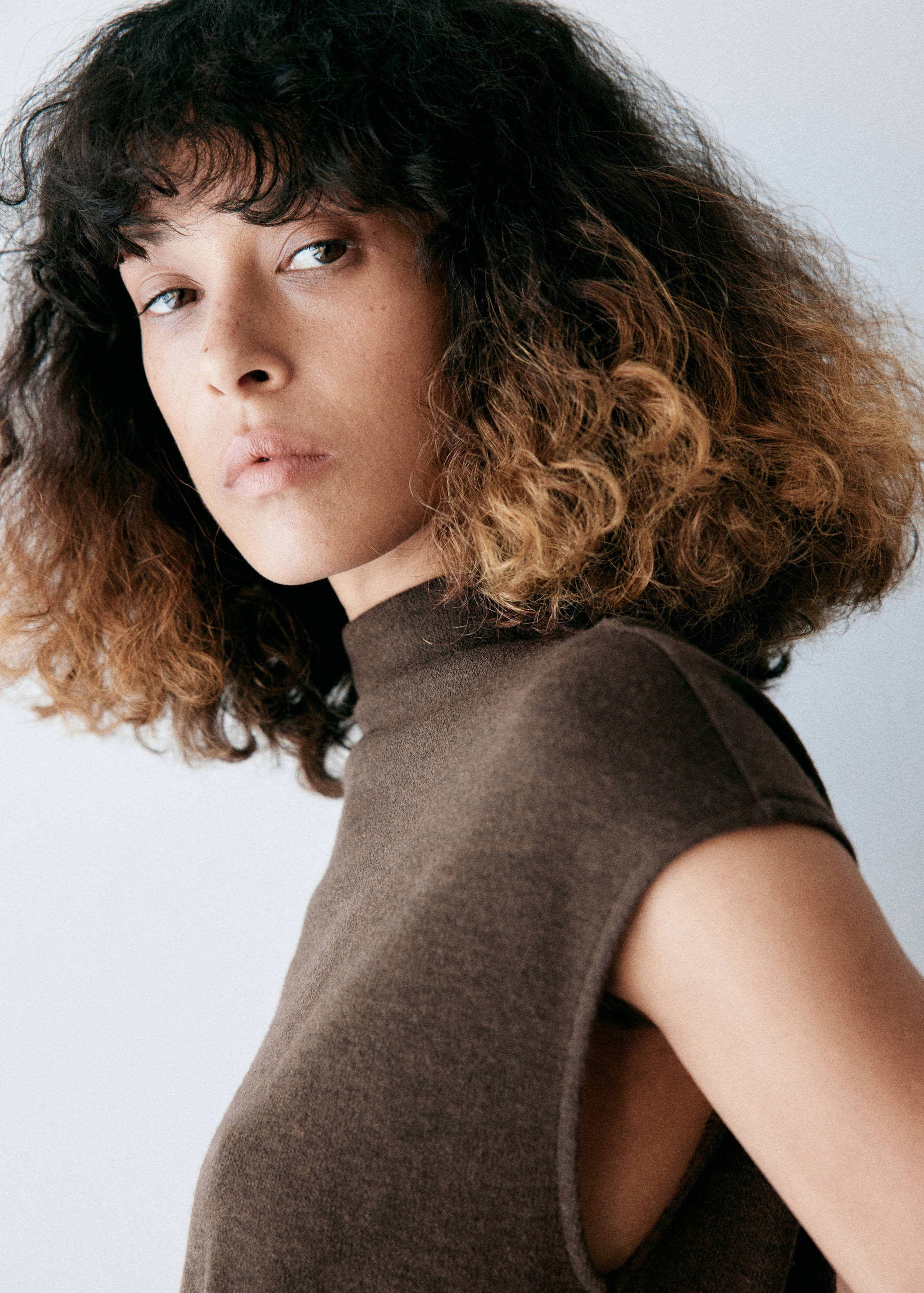 Top en maille détail de broche - Détail de l'article 1