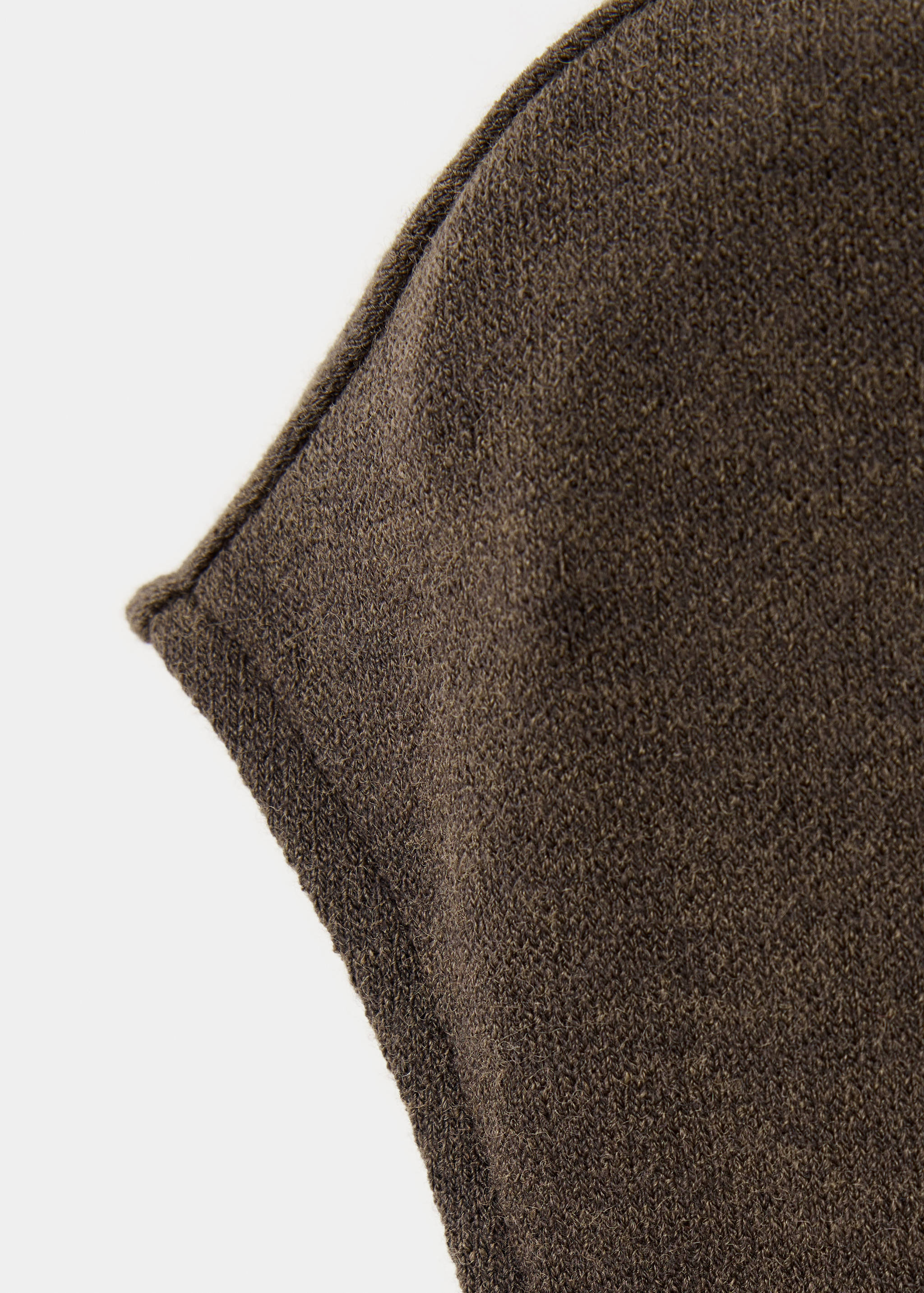 Top en maille détail de broche - Détail de l'article 0
