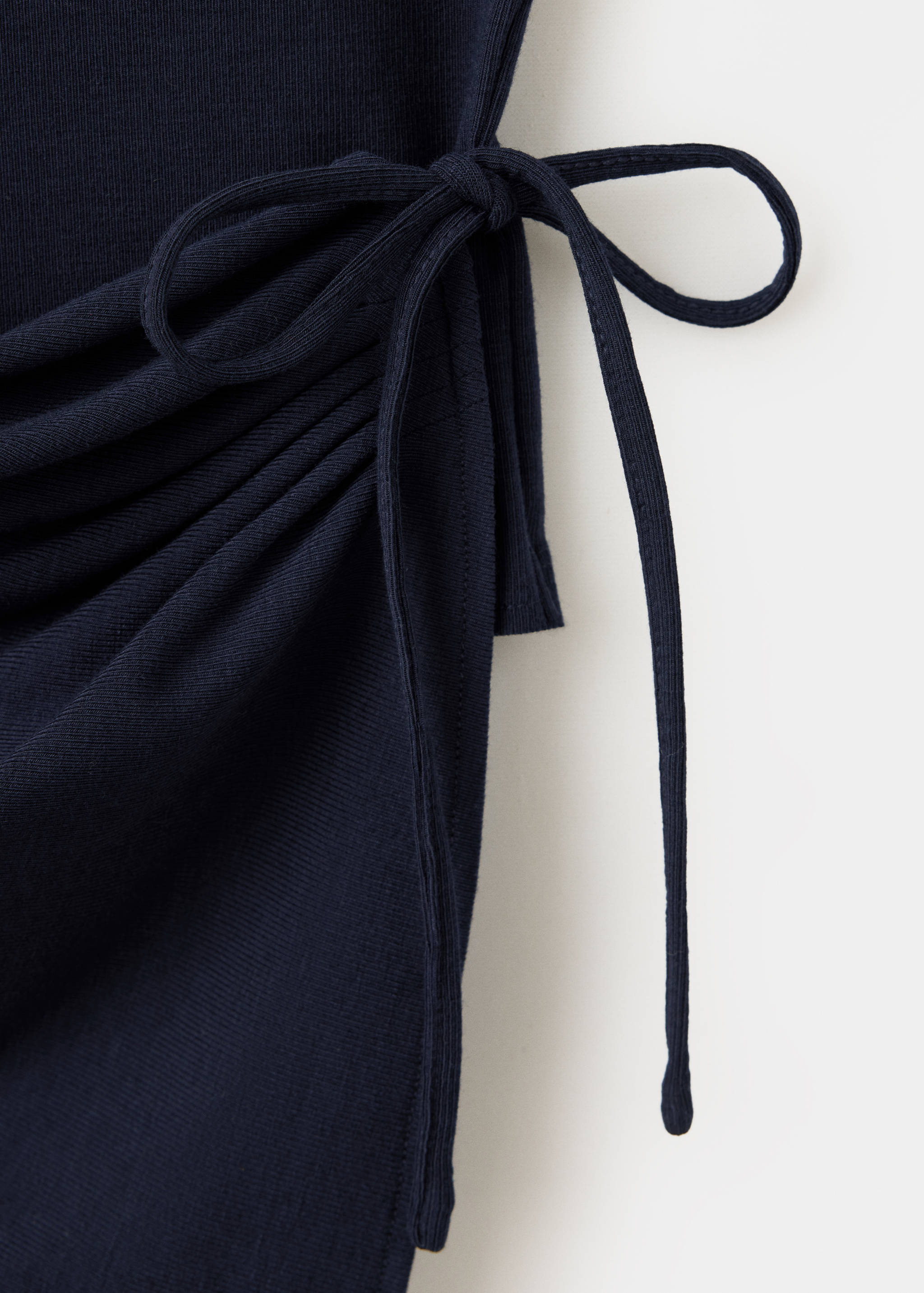 TOP ALORA - Details of the article 8