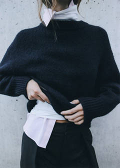 Round-neck knitted sweater — Navy 4
