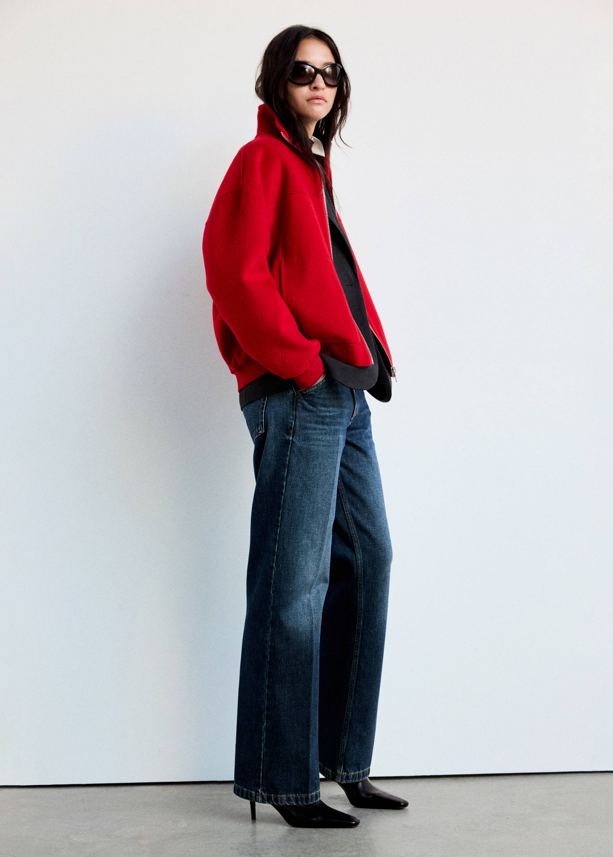 Regular-waist straight-leg jeans - General plane