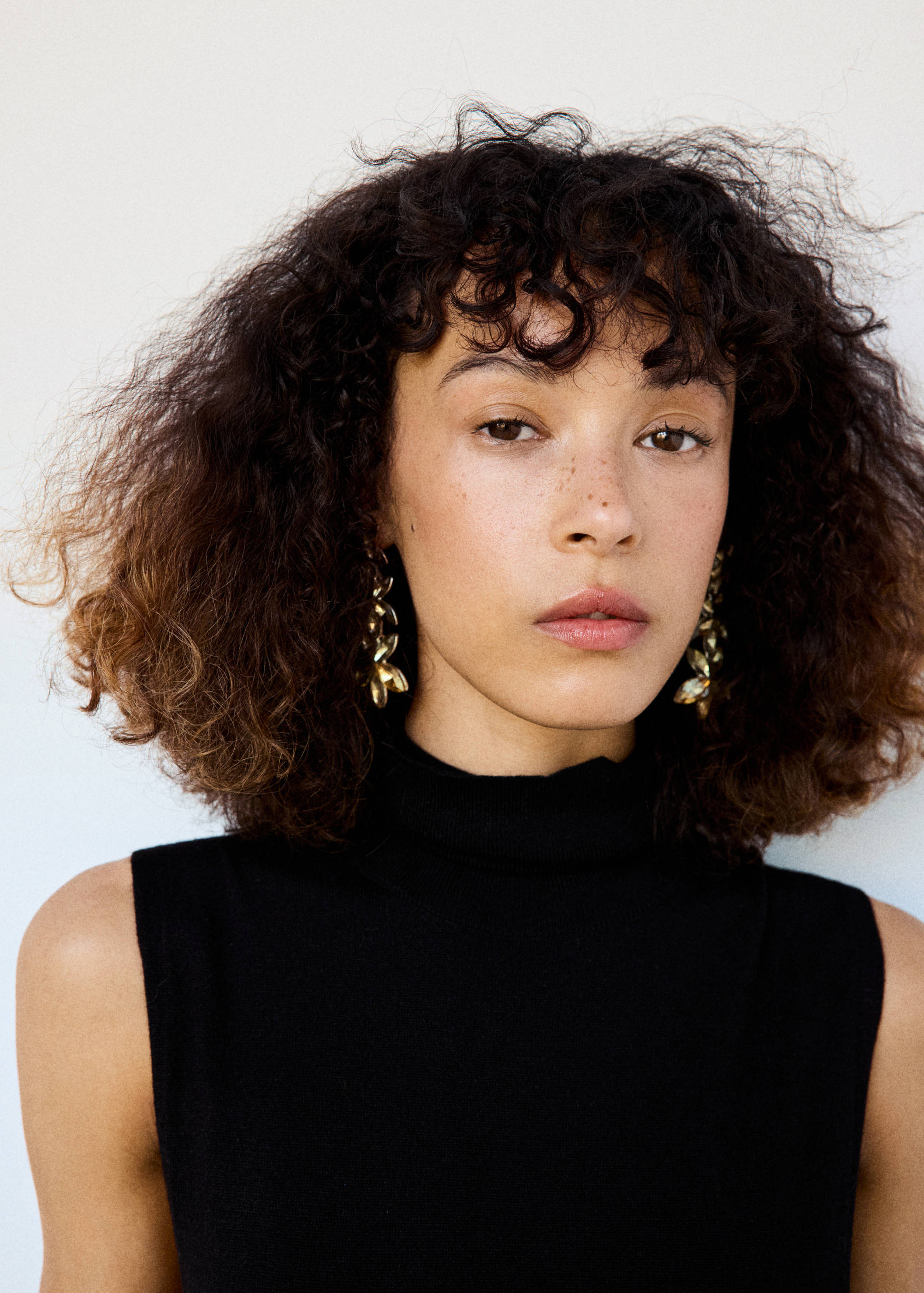 Dangling floral earrings - Details of the article 9
