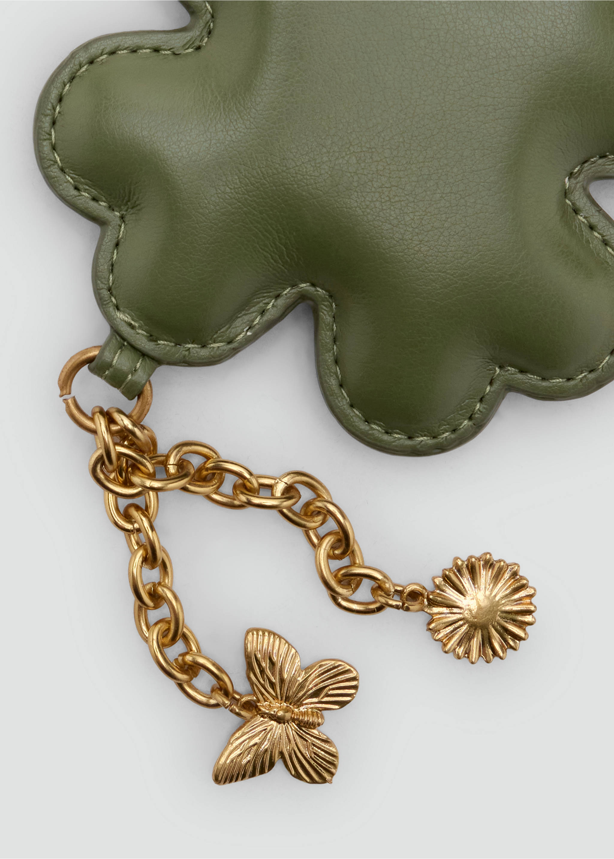 Olive green leather clover keyring with gold-tone chain, butterfly, and flower charms., Khaki. Ref: 37027809-00.