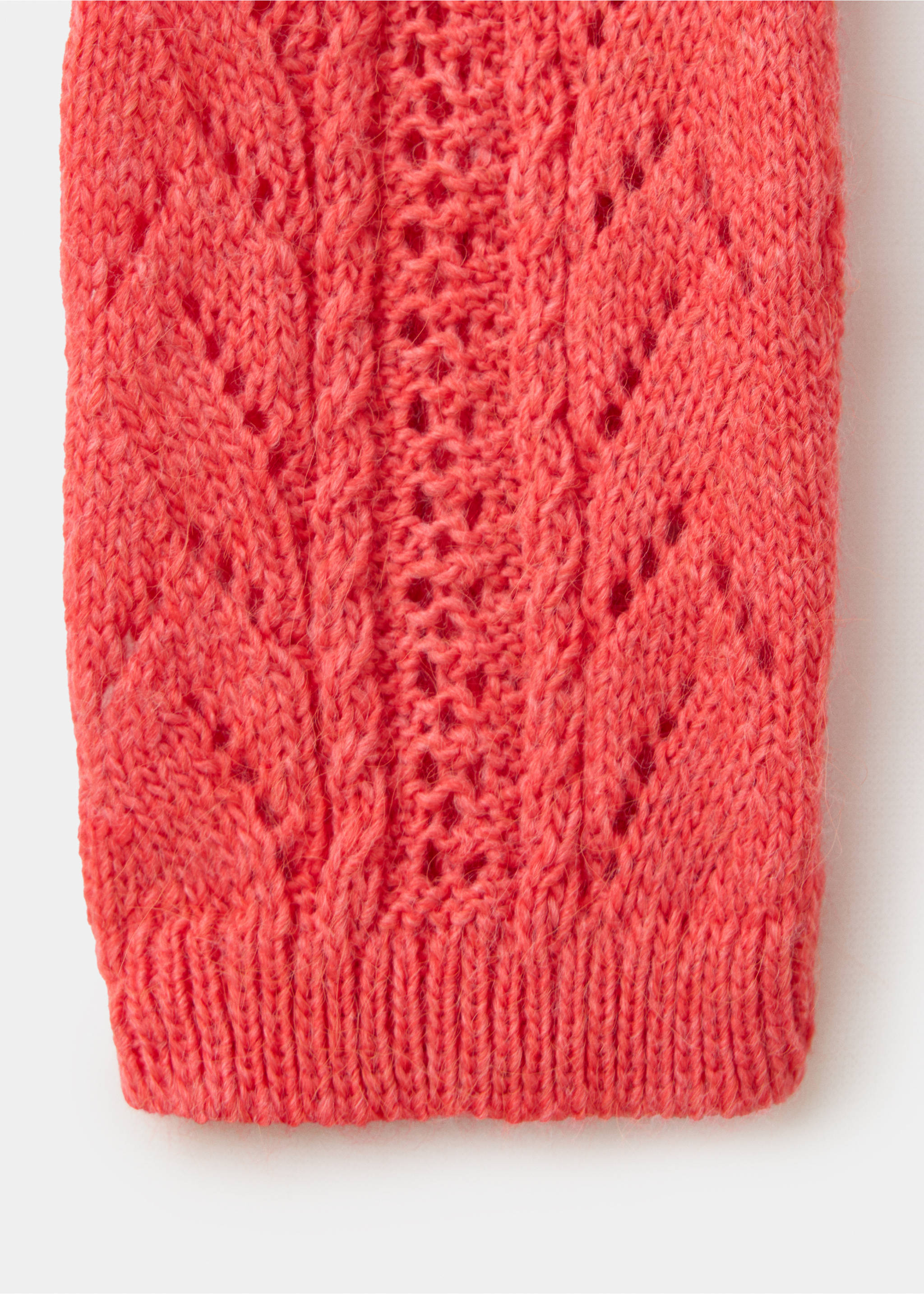 Coral-pink cardigan knit texture close-up, Coral Red. Ref: 37027813-00.