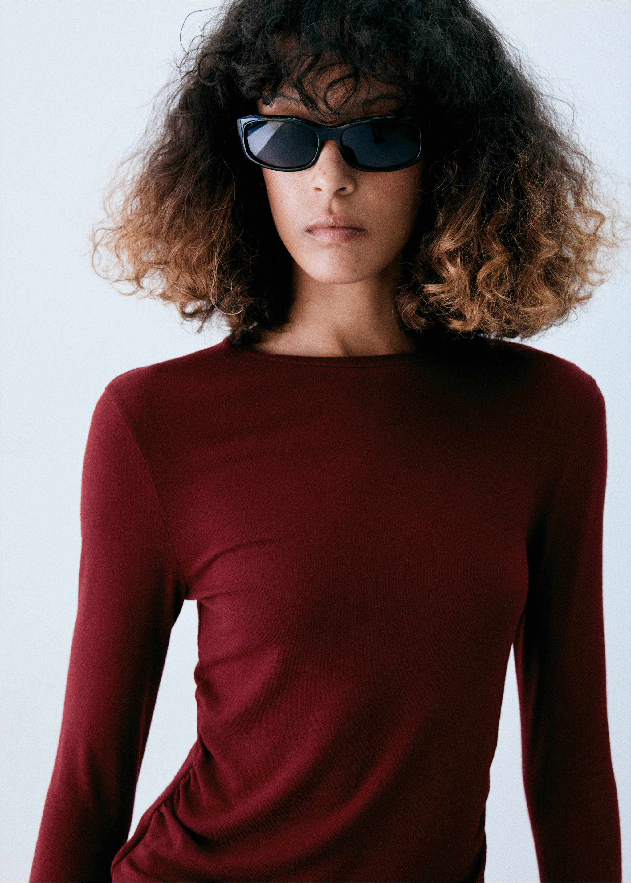 T-SHIRT SASHA - Details of the article 1, Burgundy. Ref: 37027815-00.