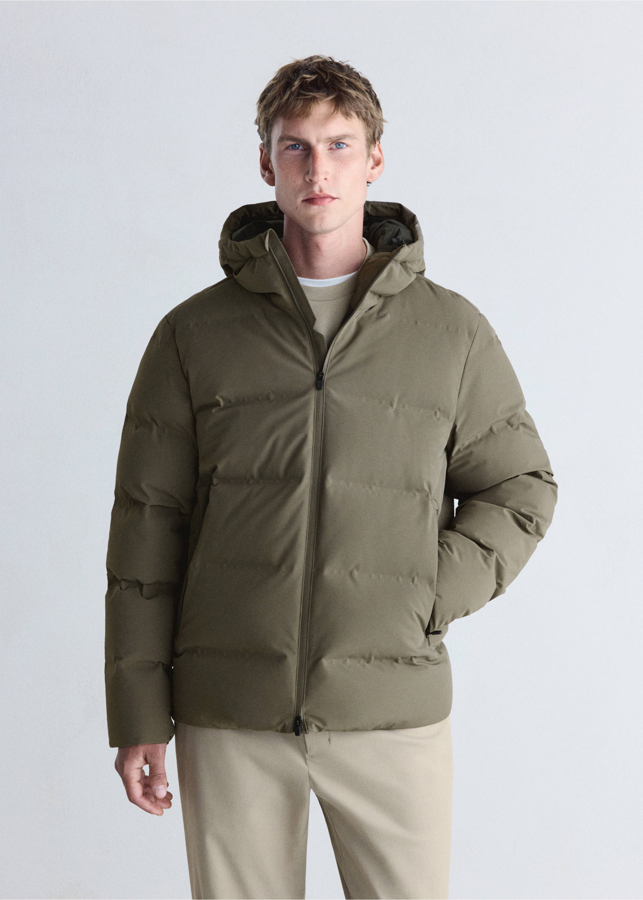 Anorak matelassé rembourré de duvet, imperméable - Plan moyen, Marron moyen. Ref: 37027885-00.