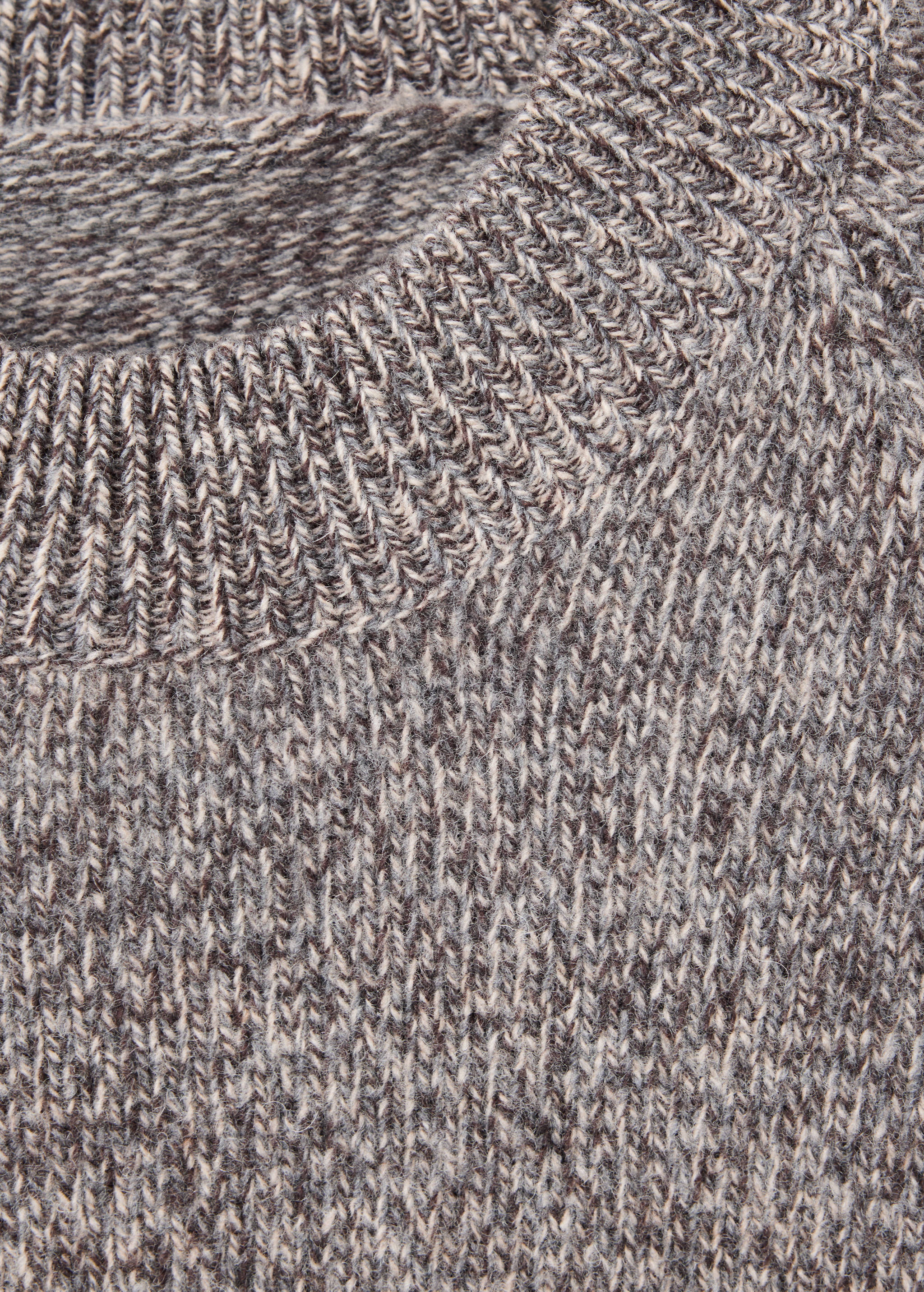 100% Italian wool knitted jumper - Details of the article 8