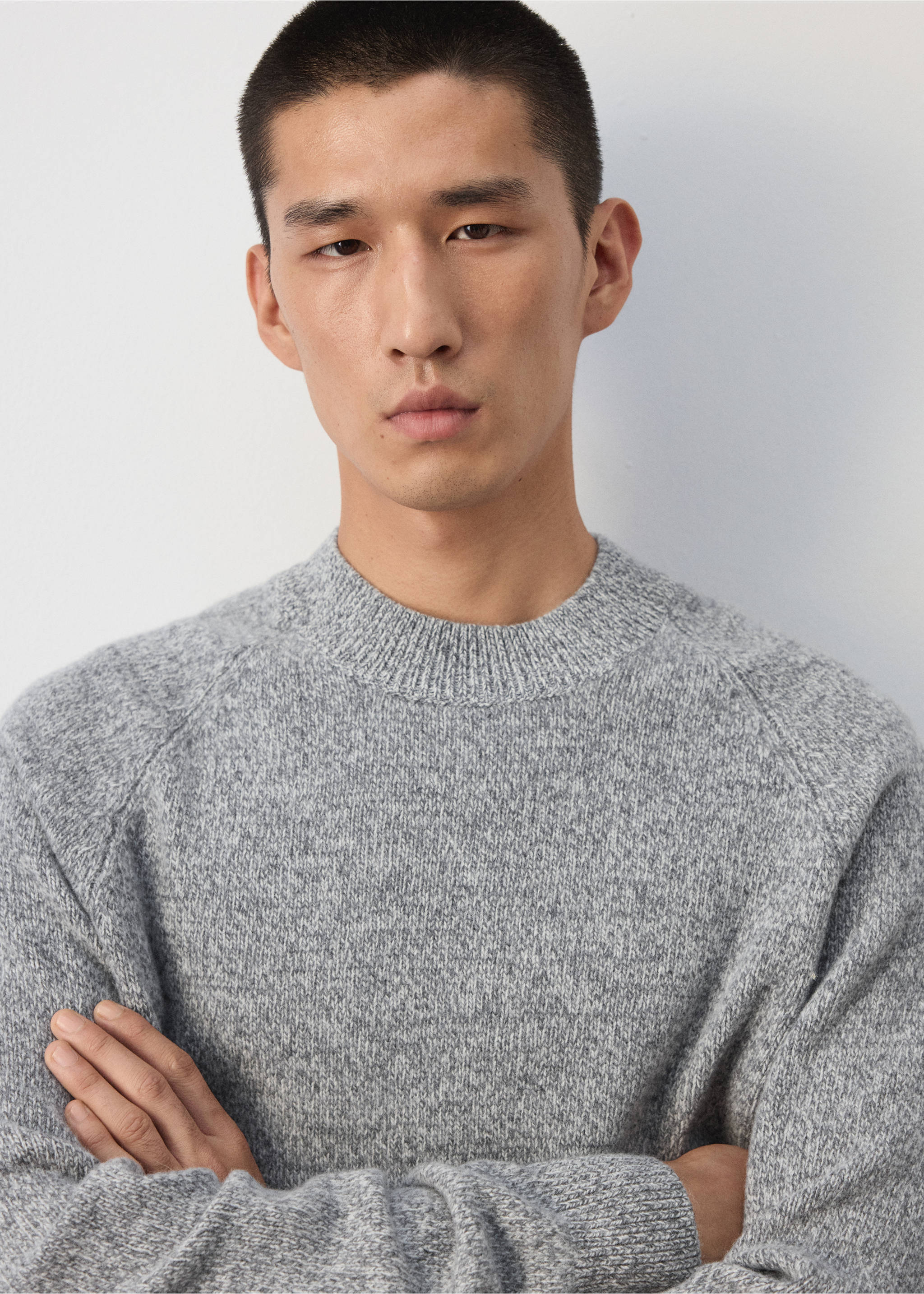 Grey melange knit sweater with a ribbed round neckline., Light Heather Grey. Ref: 37027887-00.