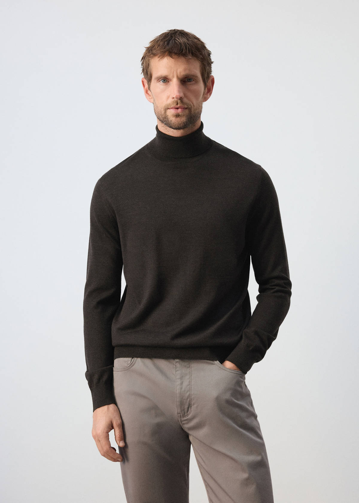 100% merino wool turtleneck sweater — Chocolate
