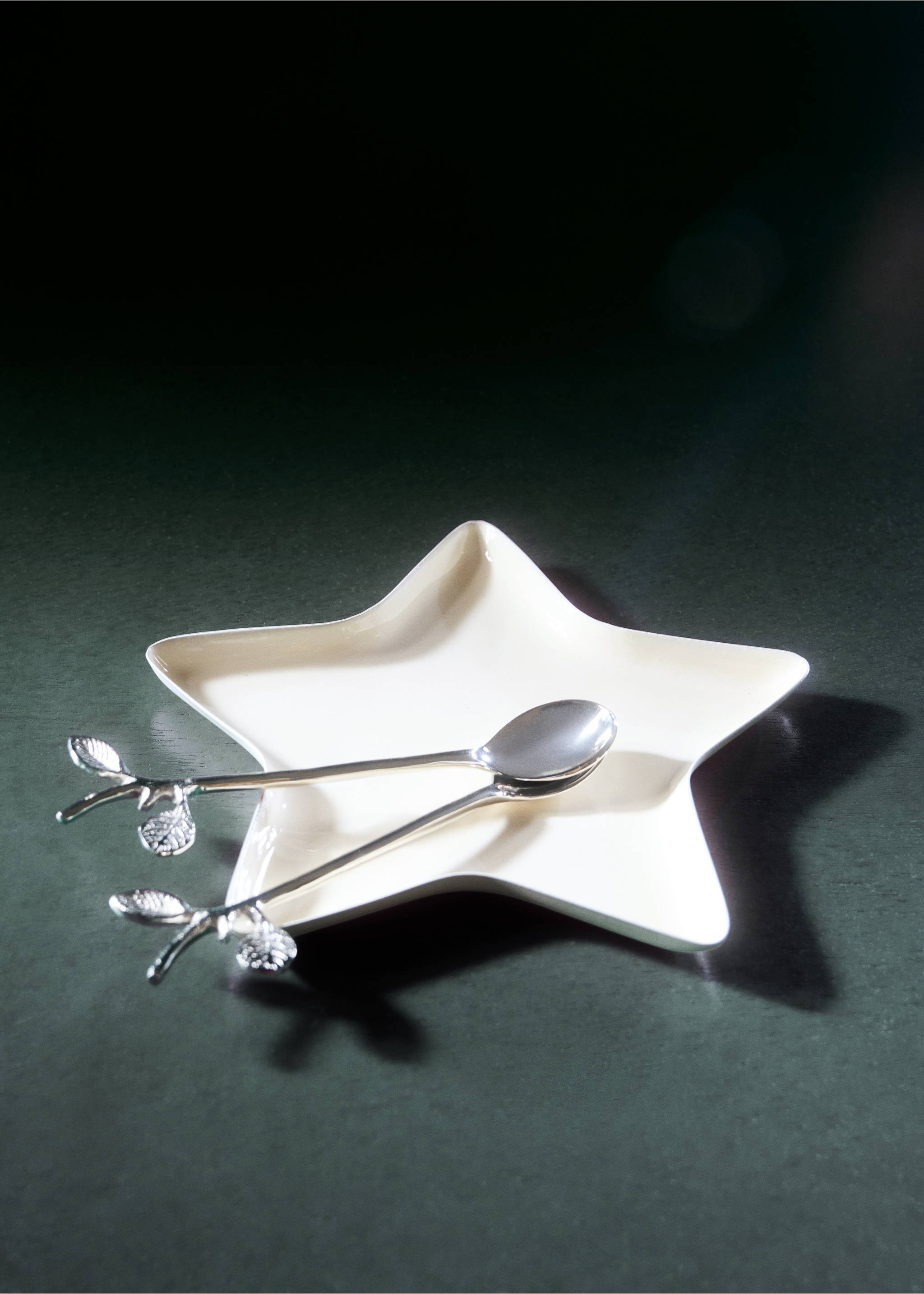 Iron star base - General plane, White. Ref: 37027894-00.