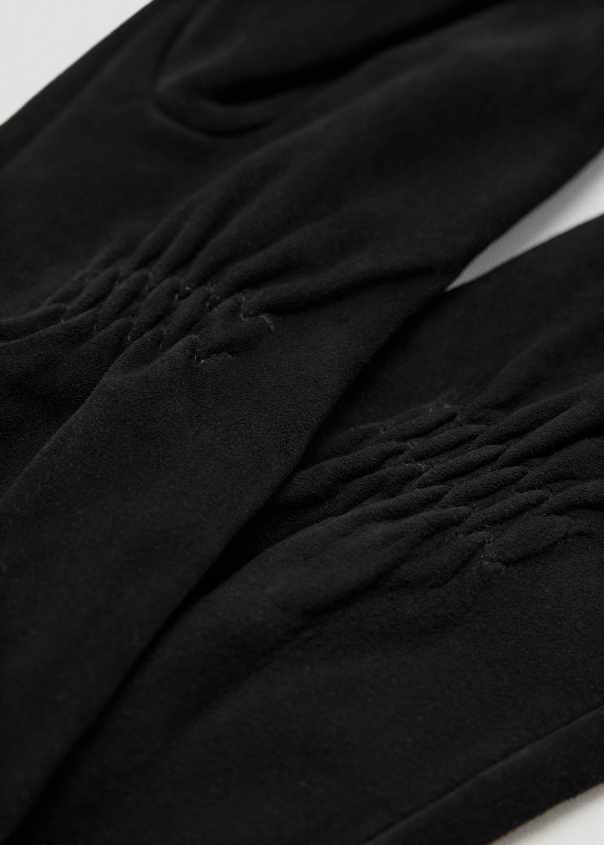 Gants longs en cuir - Plan moyen