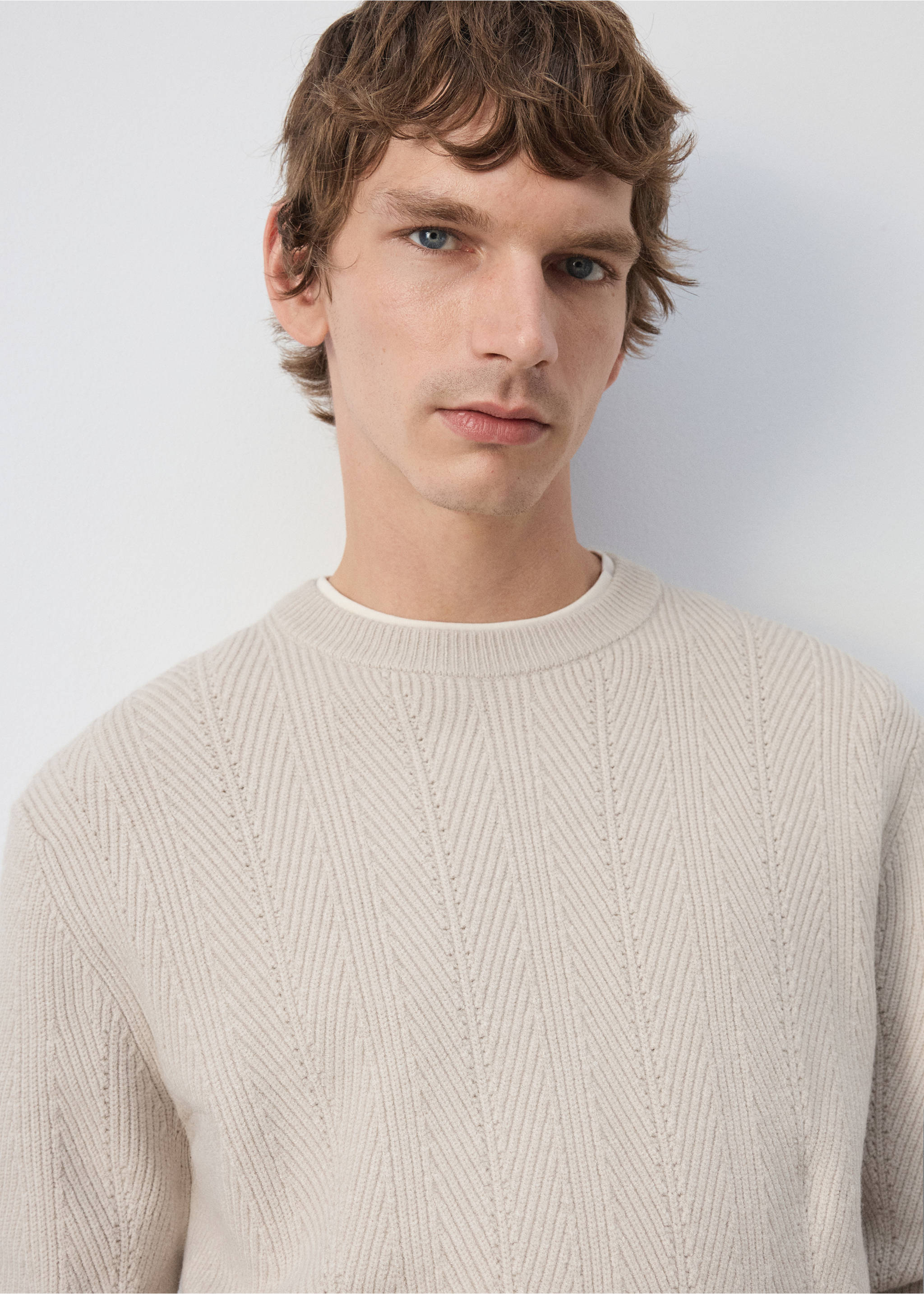 Beige knitted jersey with a crew neck and chevron-patterned detailing., Ice Grey. Ref: 37027913-00.