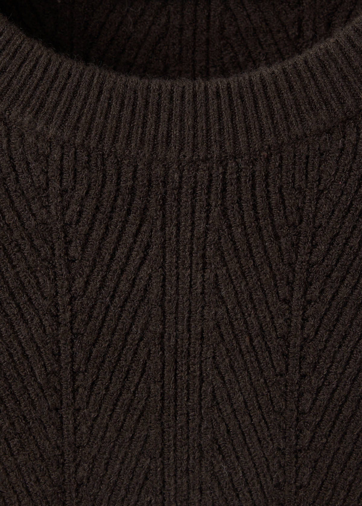Herringbone knit sweater — Chocolate
