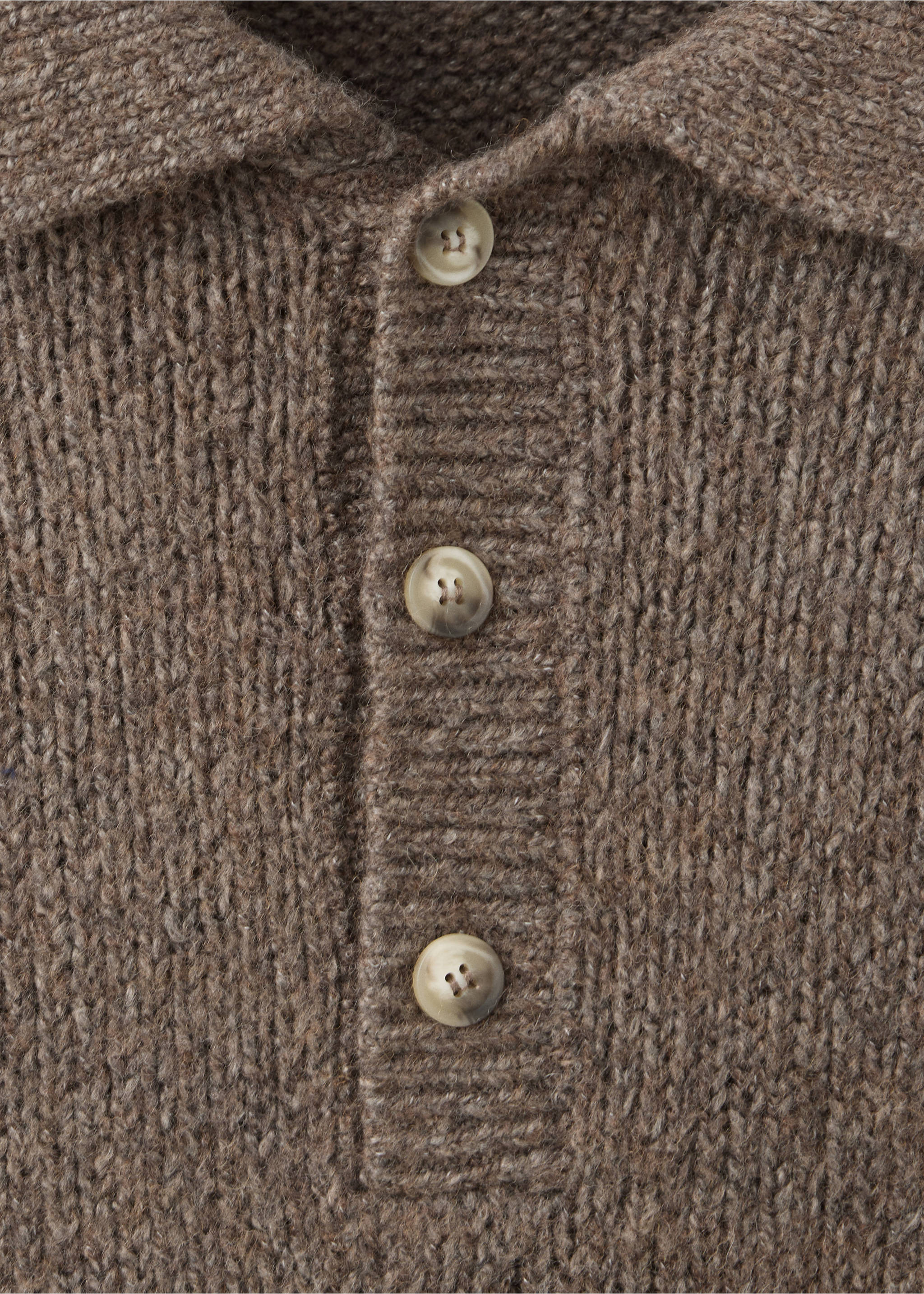 Brown knitted polo shirt detail showing the textured yarn, collar, and button placket., Khaki. Ref: 37027919-00.