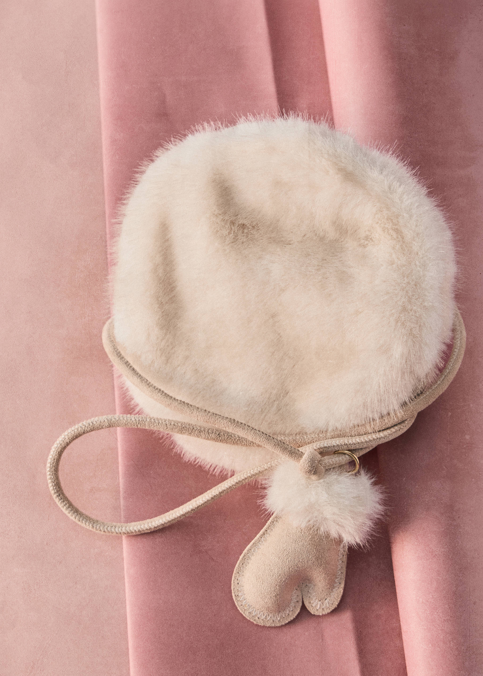 Sac effet fourrure avec breloque - Détail de l'article 5