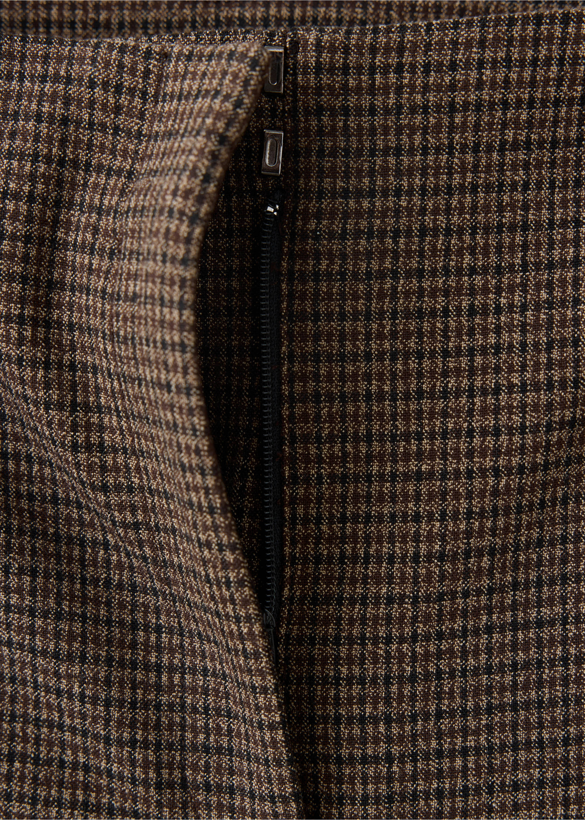 Trousers square - Details of the article 8, Medium Brown. Ref: 37027944-00.
