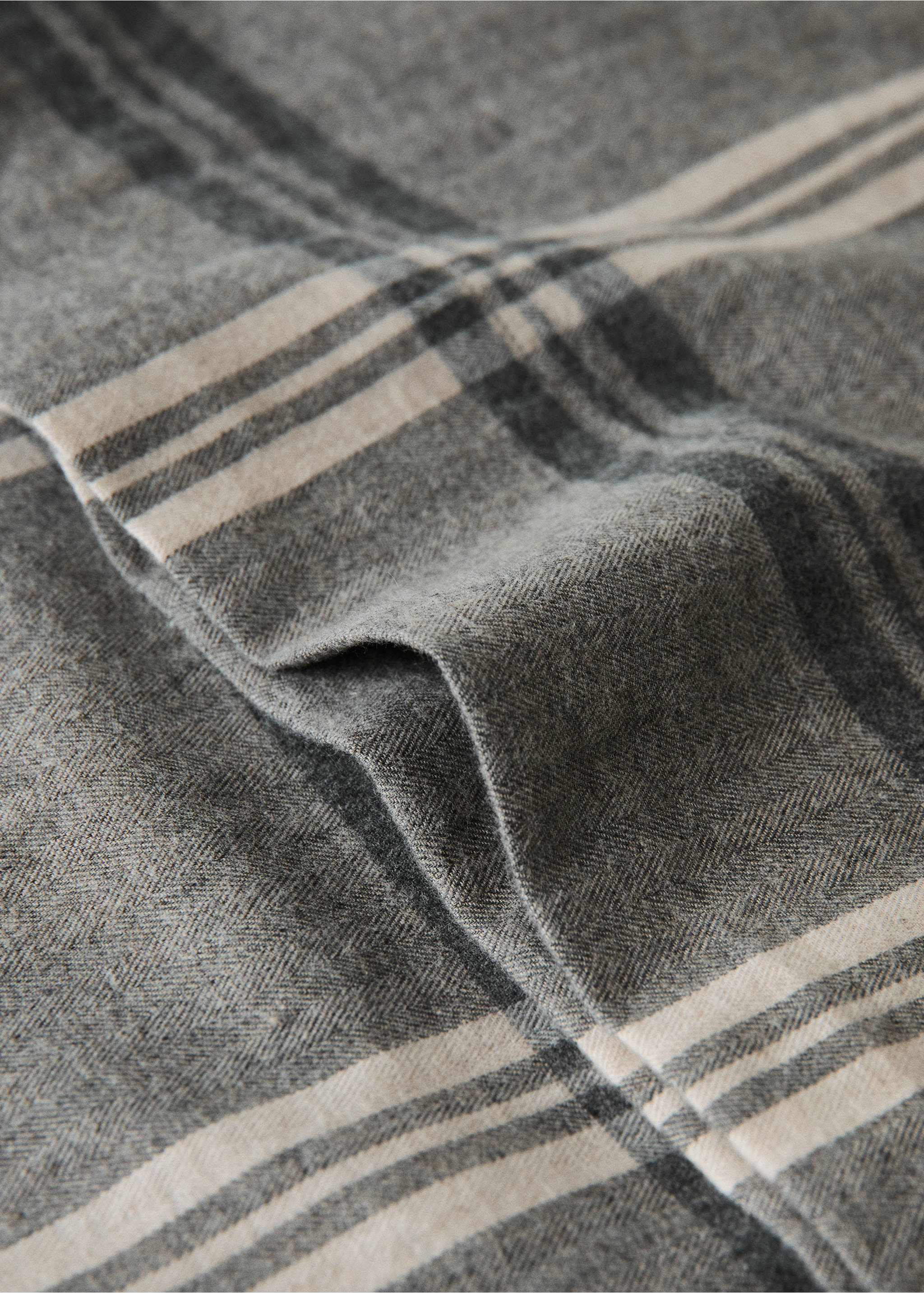 Karierter Flanell-Kopfkissenbezug 45 x 110 cm - Detail des Artikels 1, Sandfarben. Ref: 37028270-00.