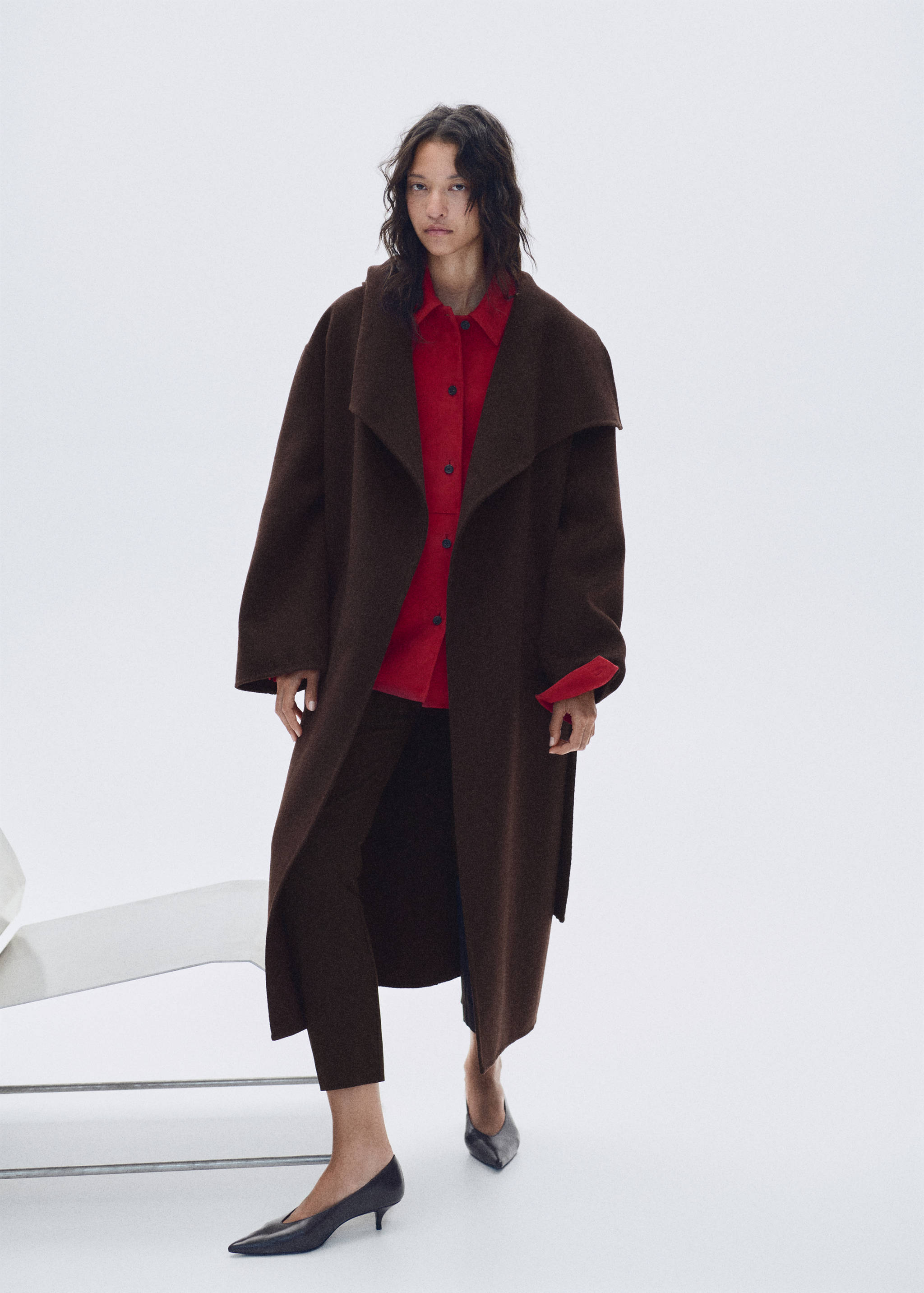 Woollen coat with belt - General plane