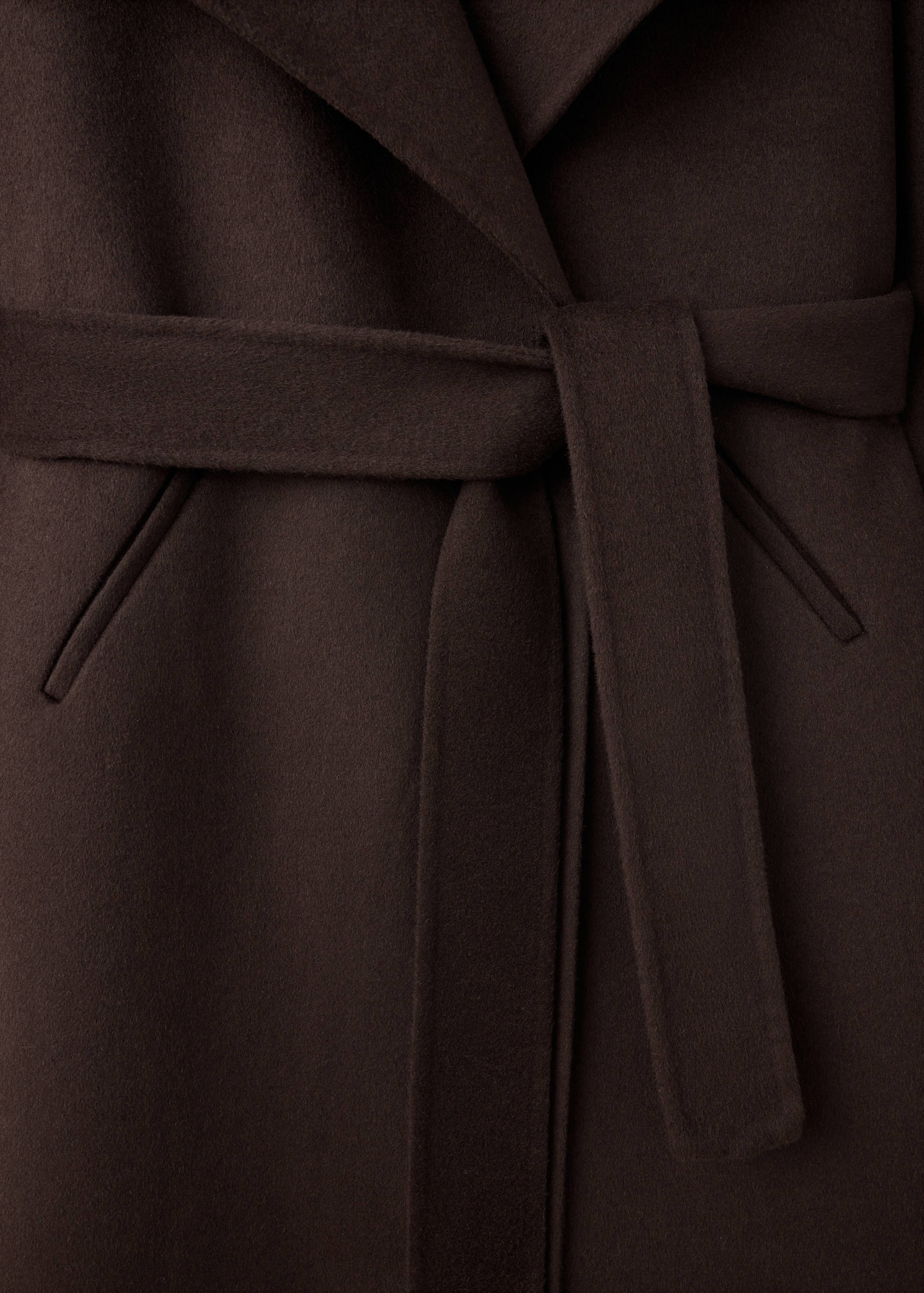 Woollen coat with belt - Details of the article 8