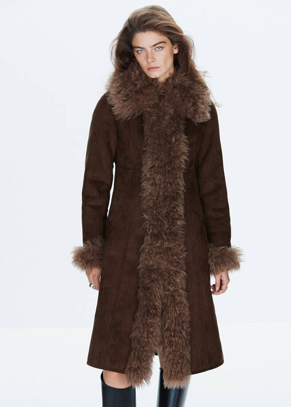 Fitted coat with faux fur trim — Chocolate