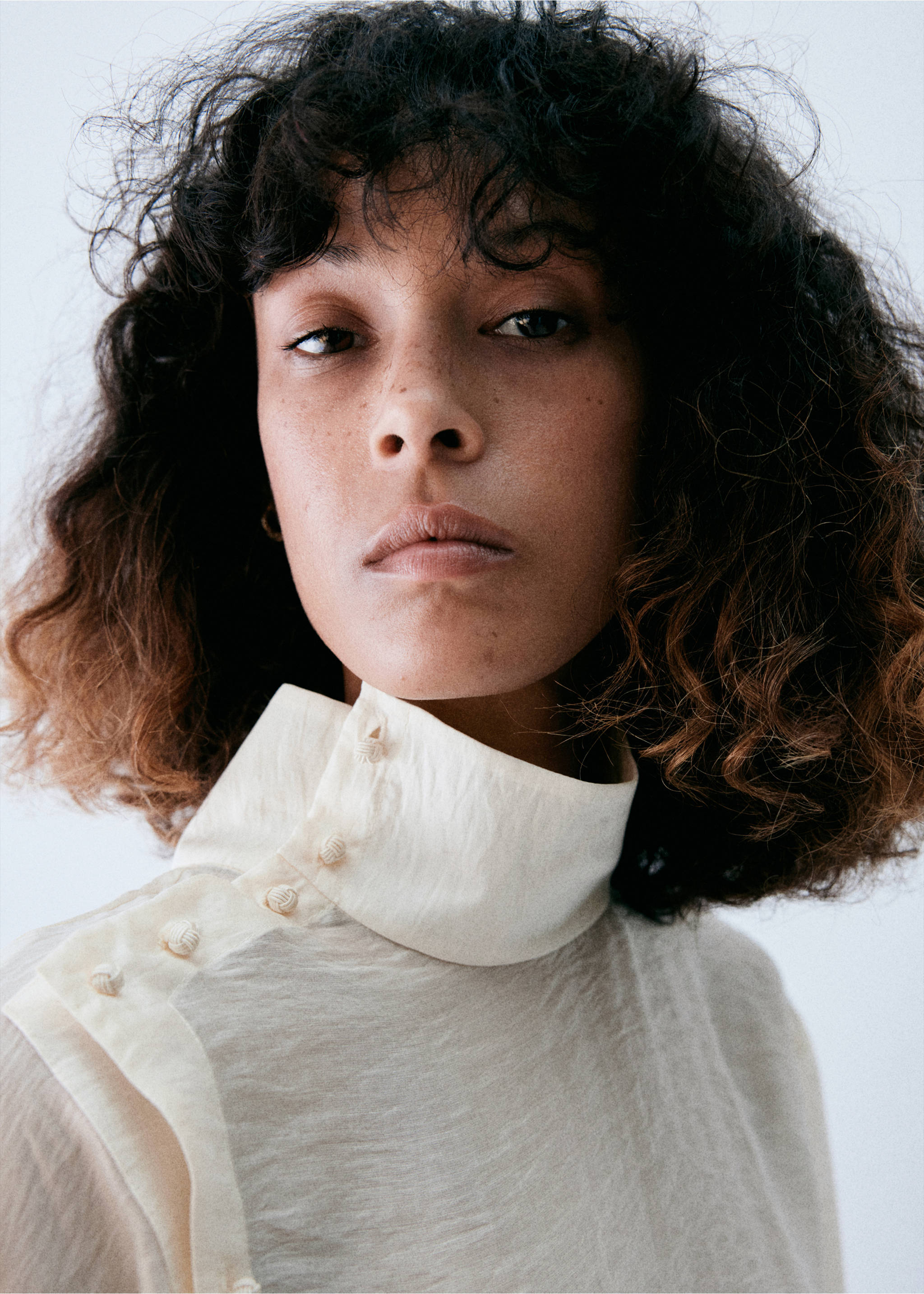 Lyocell funnel-neck blouse - Details of the article 1, Ecru. Ref: 37028288-00.