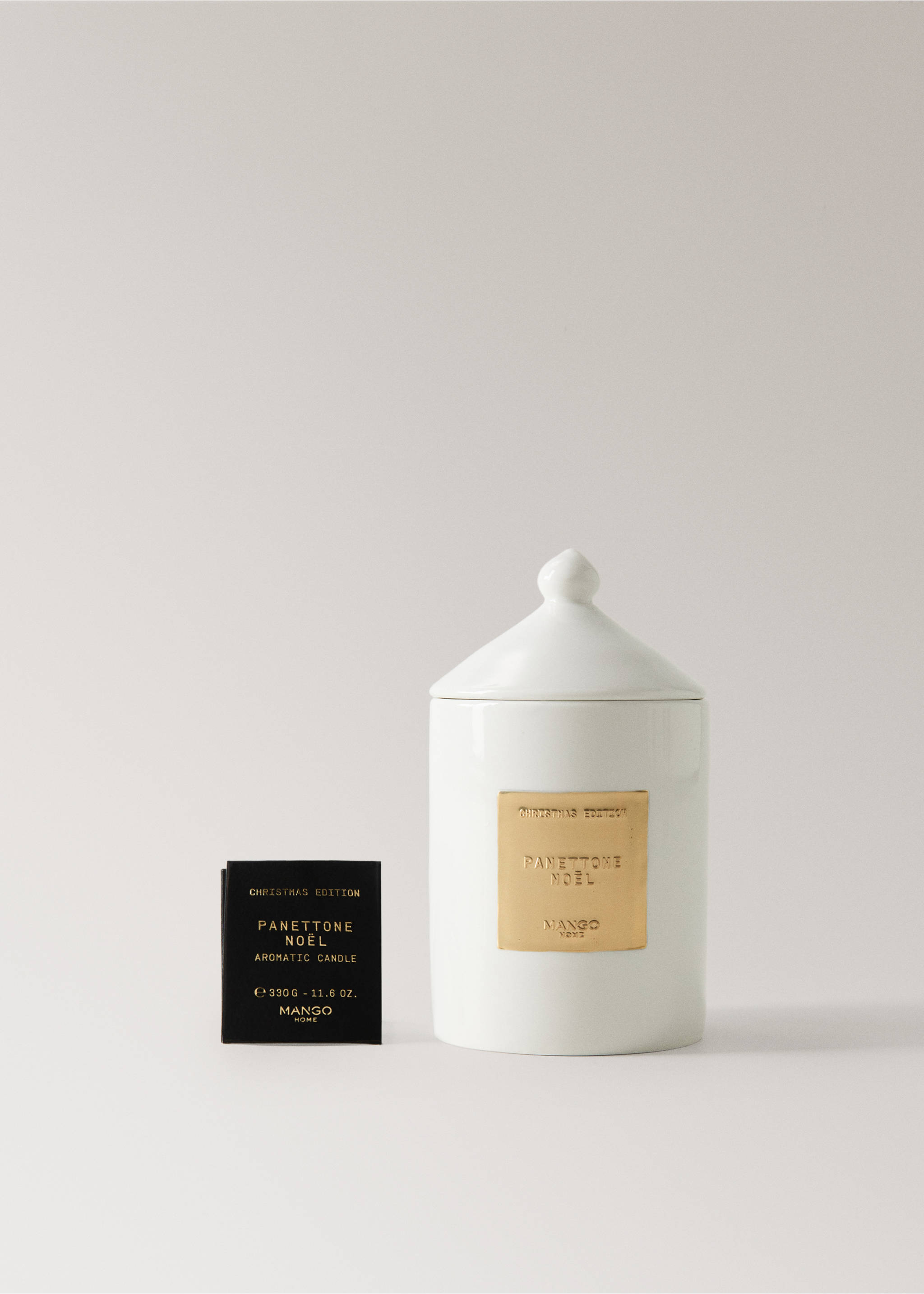 White ceramic jar candle with lid and gold plaque, shown with its black presentation box., Gold. Ref: 37028640-00.