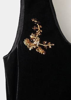 Top with embroidered floral details — Black 8