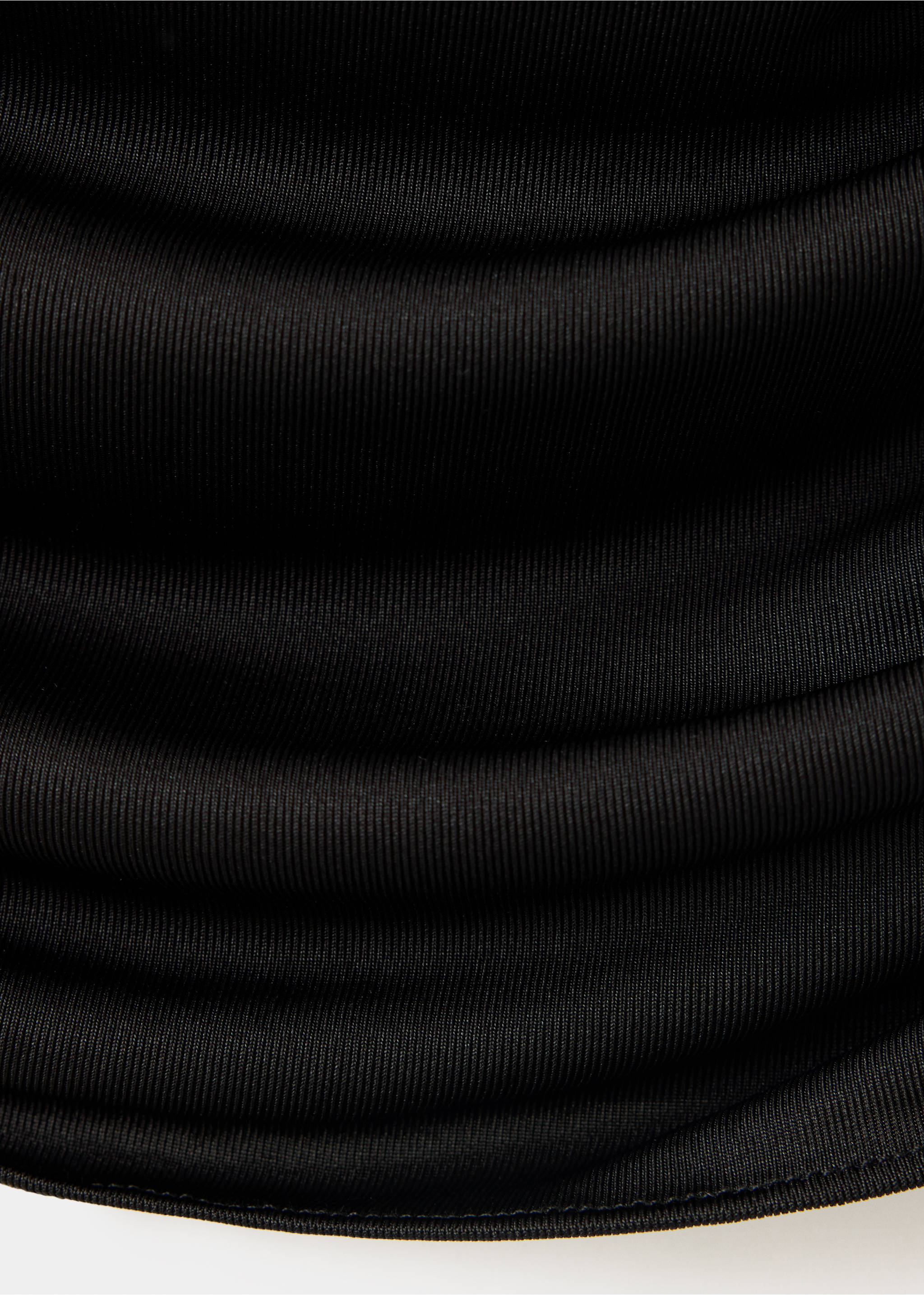 Close-up of the black ribbed top fabric detail., Black. Ref: 37029132-00.