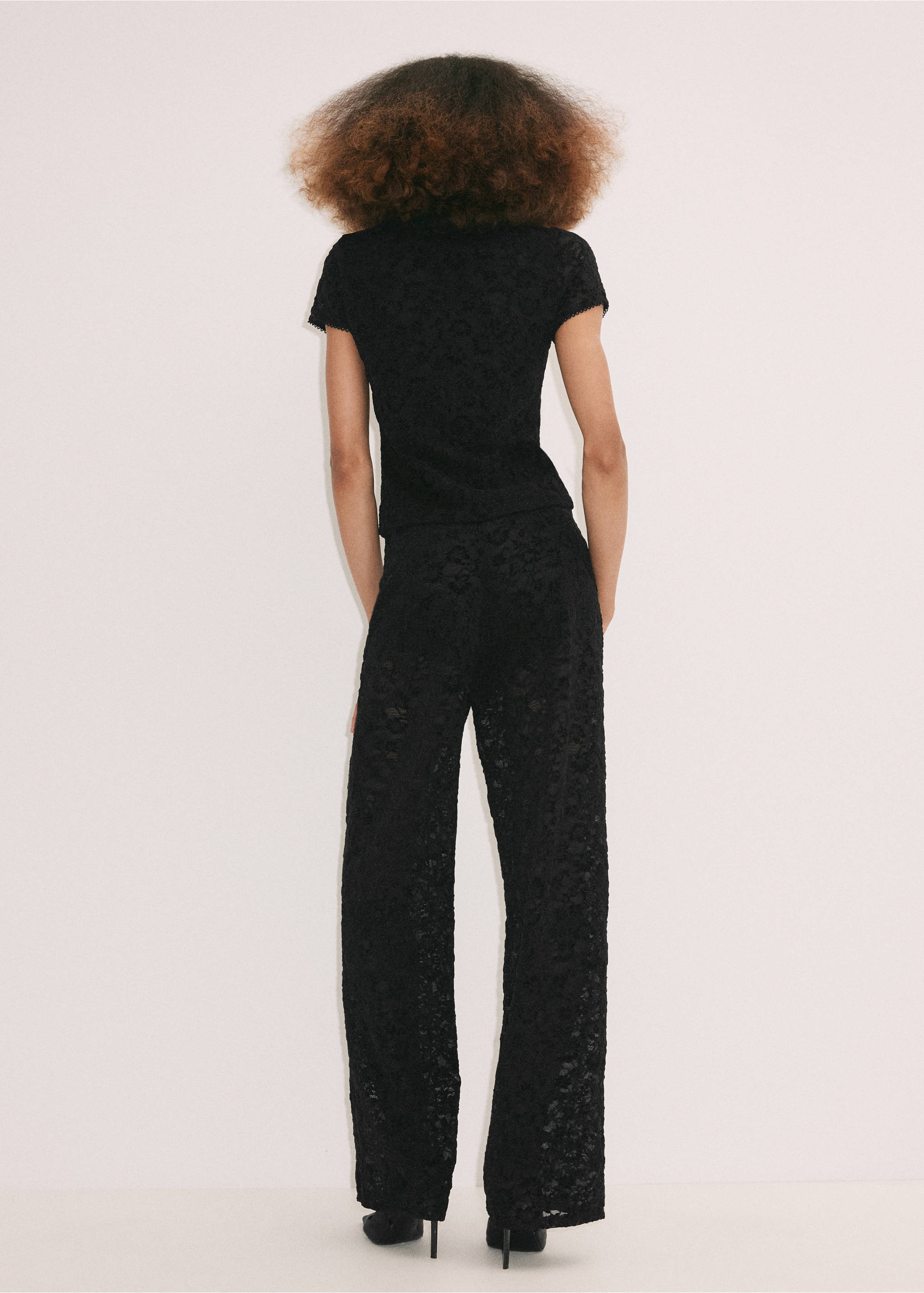 Black short-sleeved lace top, back view., Black. Ref: 37029134-00.
