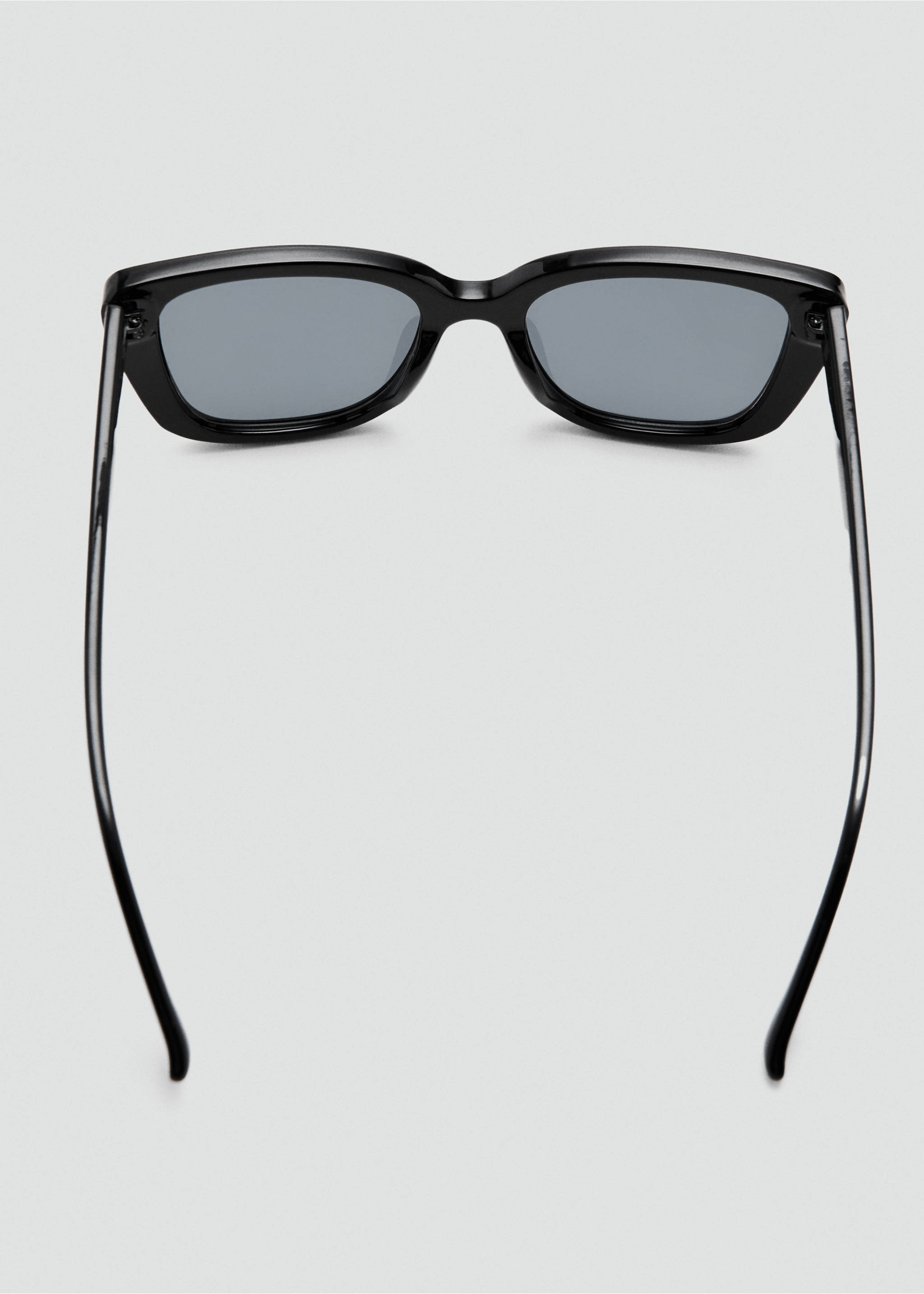 Sonnenbrille mit viereckiger Brillenfassung - Detail des Artikels 1, Schwarz. Ref: 37031329-00.