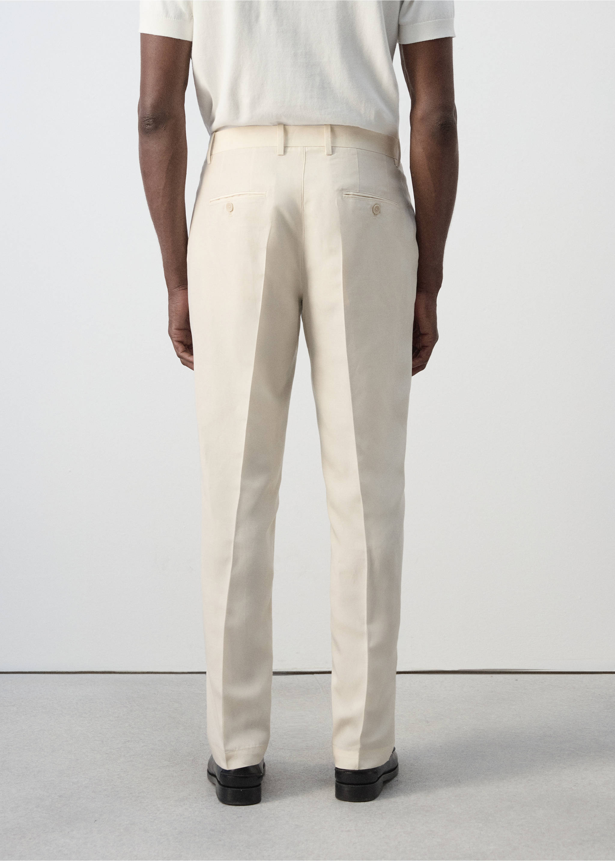 Pantalón regular fit lyocell pinzas - Reverso del artículo, Blanco marfil. Ref: 37031338-00.