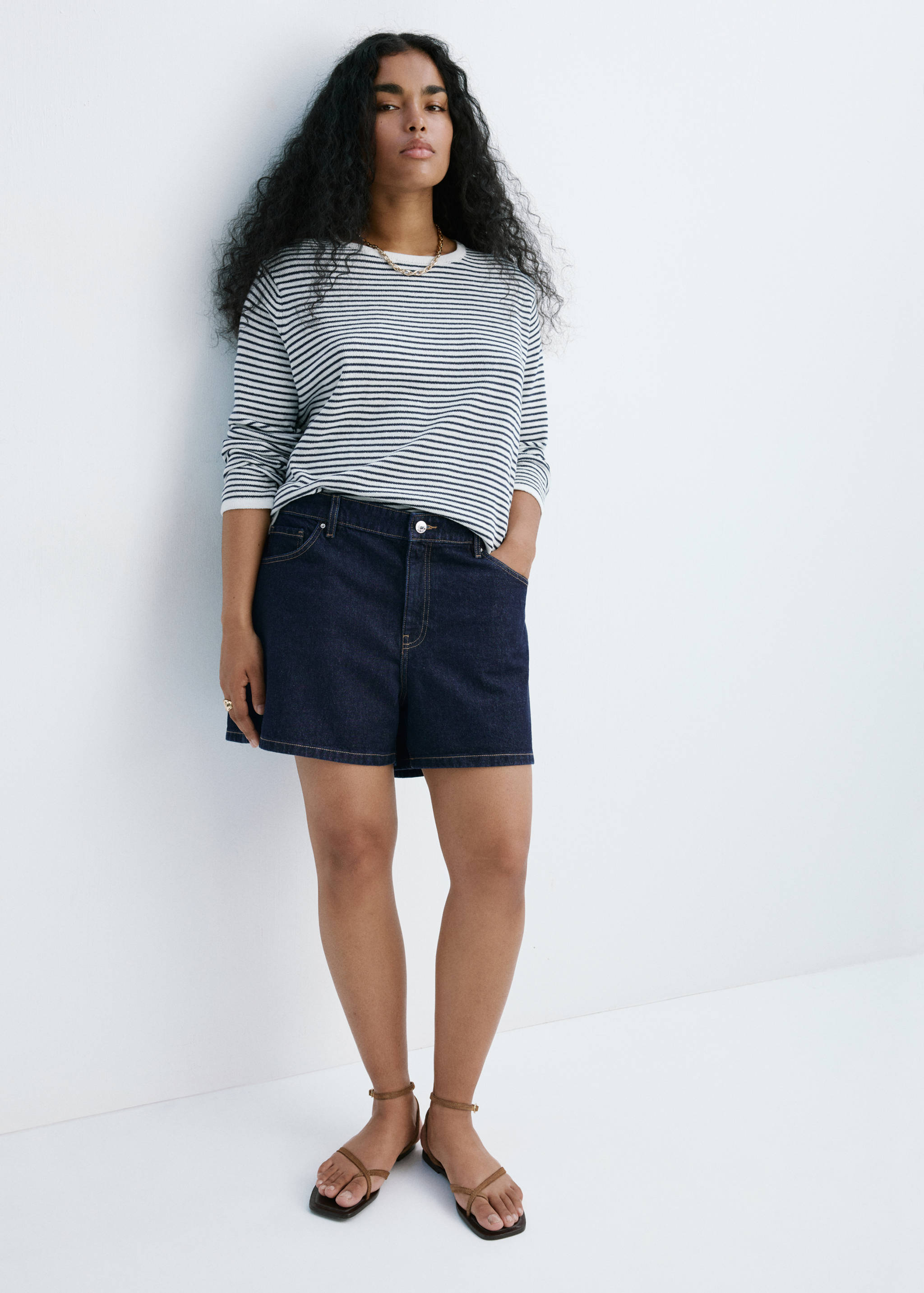 Straight-fit denim shorts - Details of the article 3