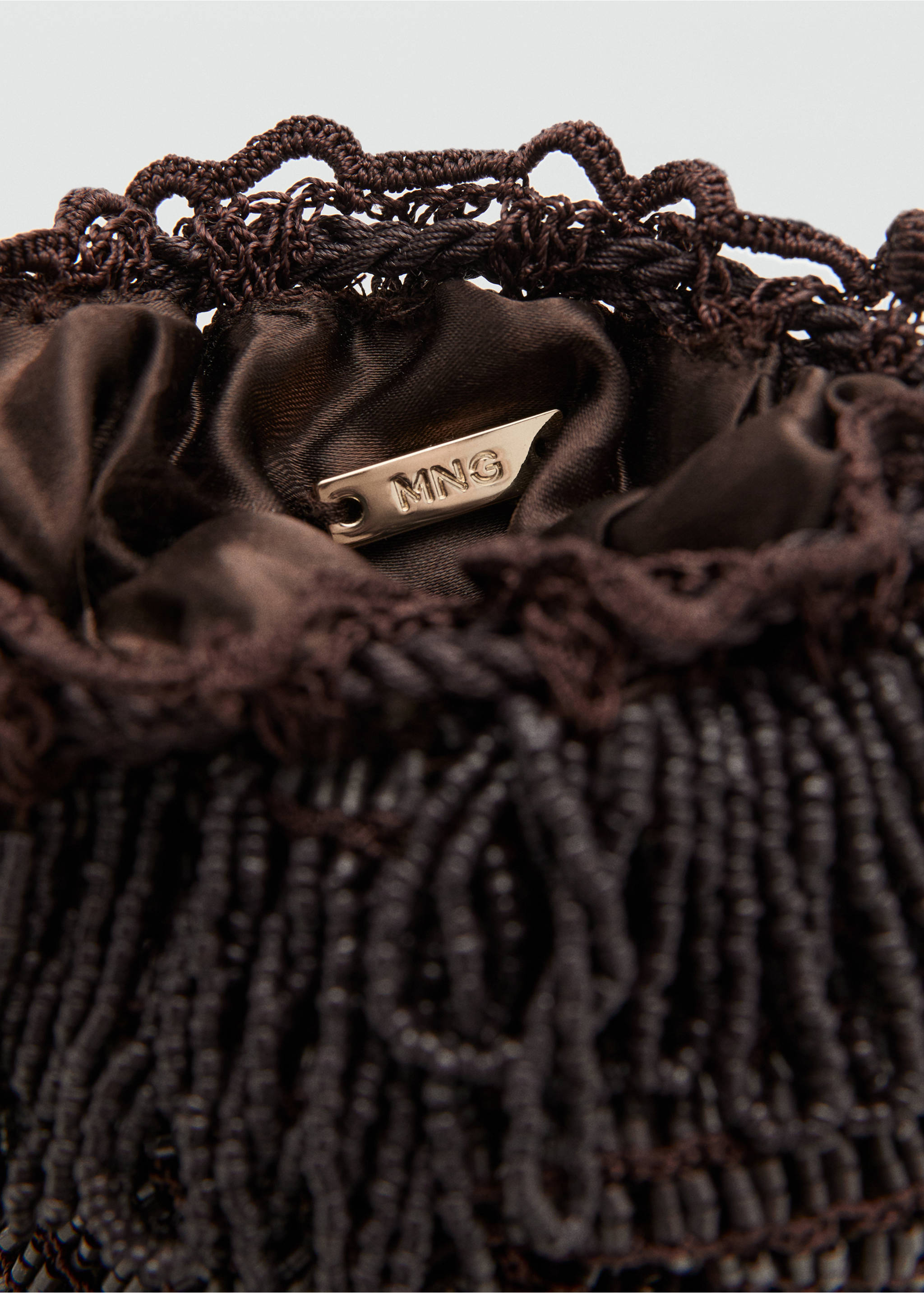 Beaded handbag - Details of the article 3, Chocolate. Ref: 37031353-00.