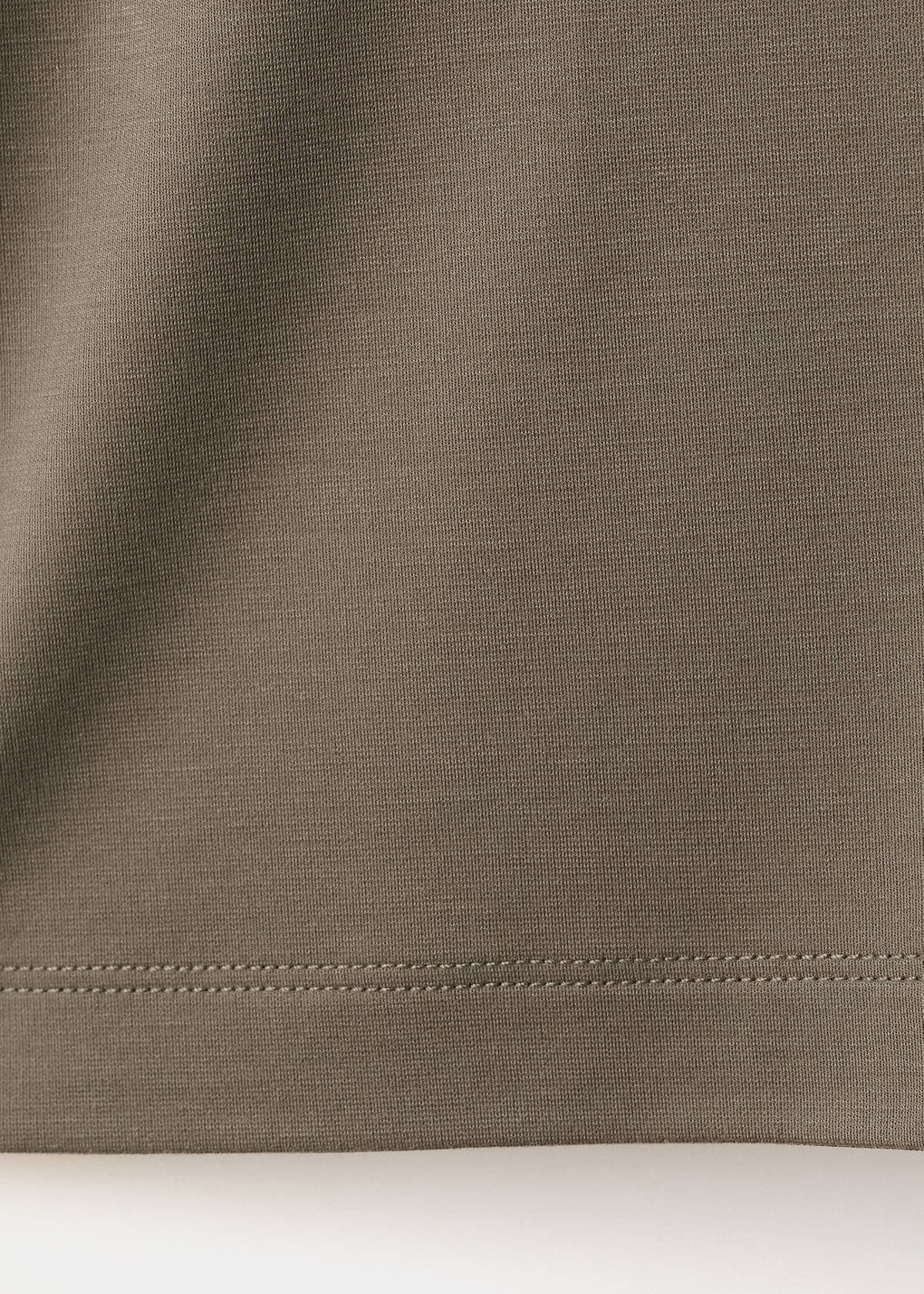 Slim fit polo with neck detail — Medium Brown