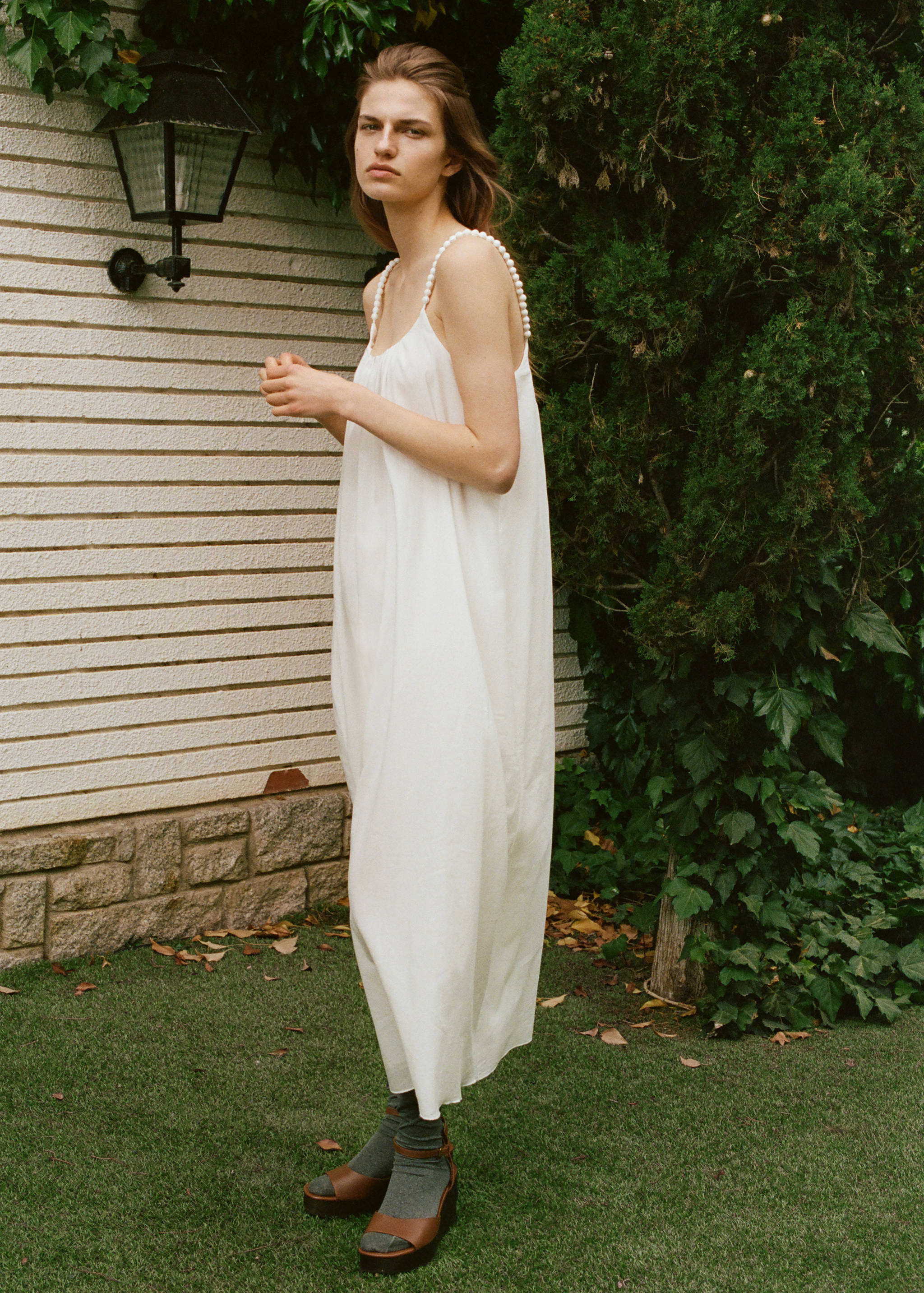 Robe fluide avec détail bretelles - Détail de l'article 1