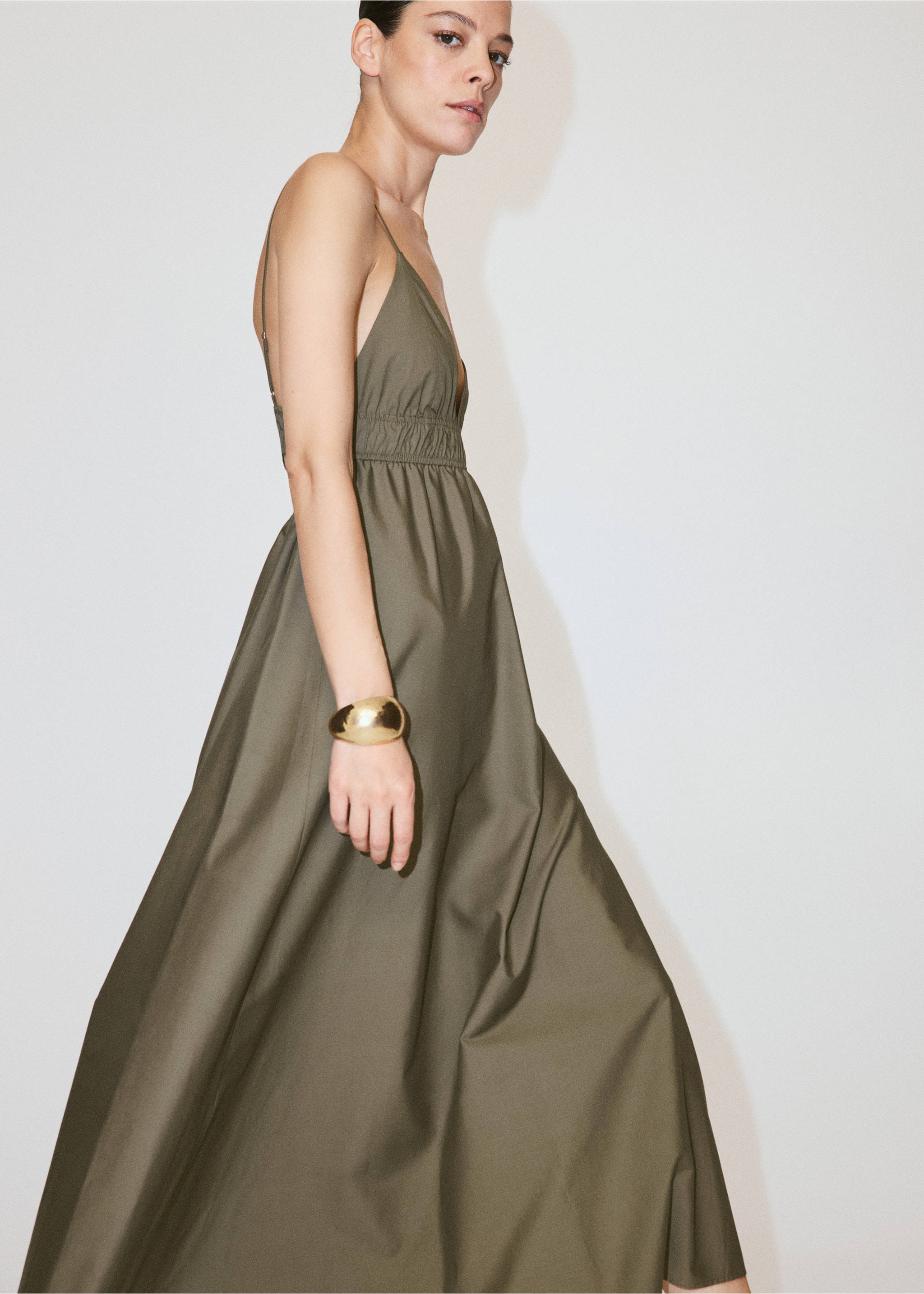 Ruched dress with open back - Medium plane, Green. Ref: 37031376-00.