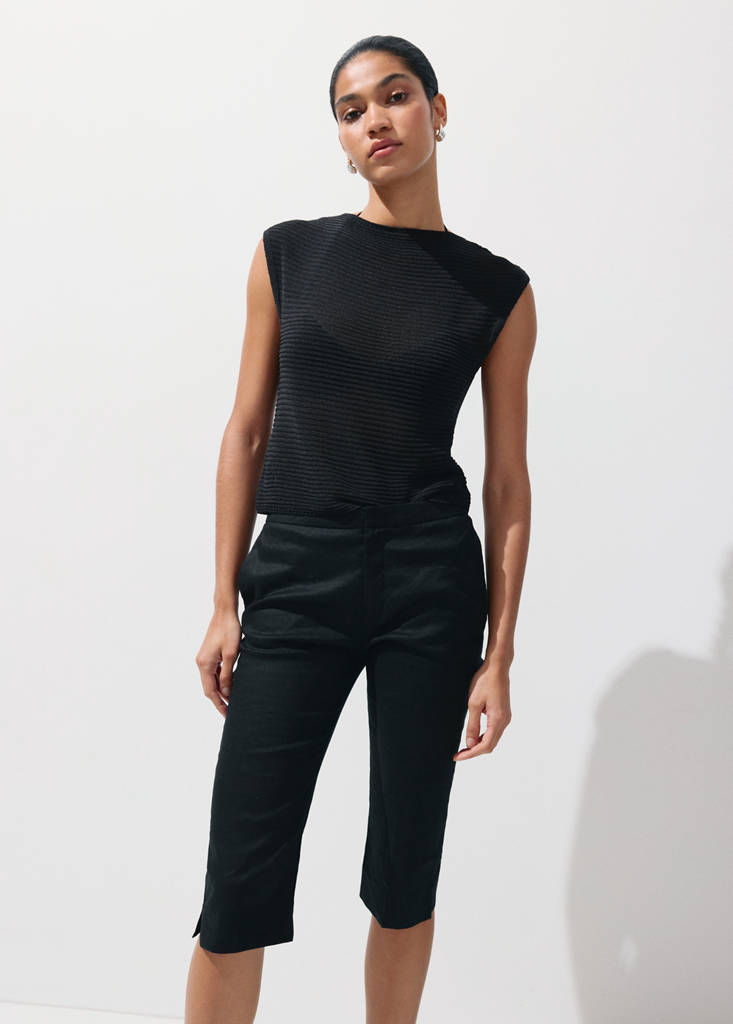 Short-sleeved knitted sweater — Black