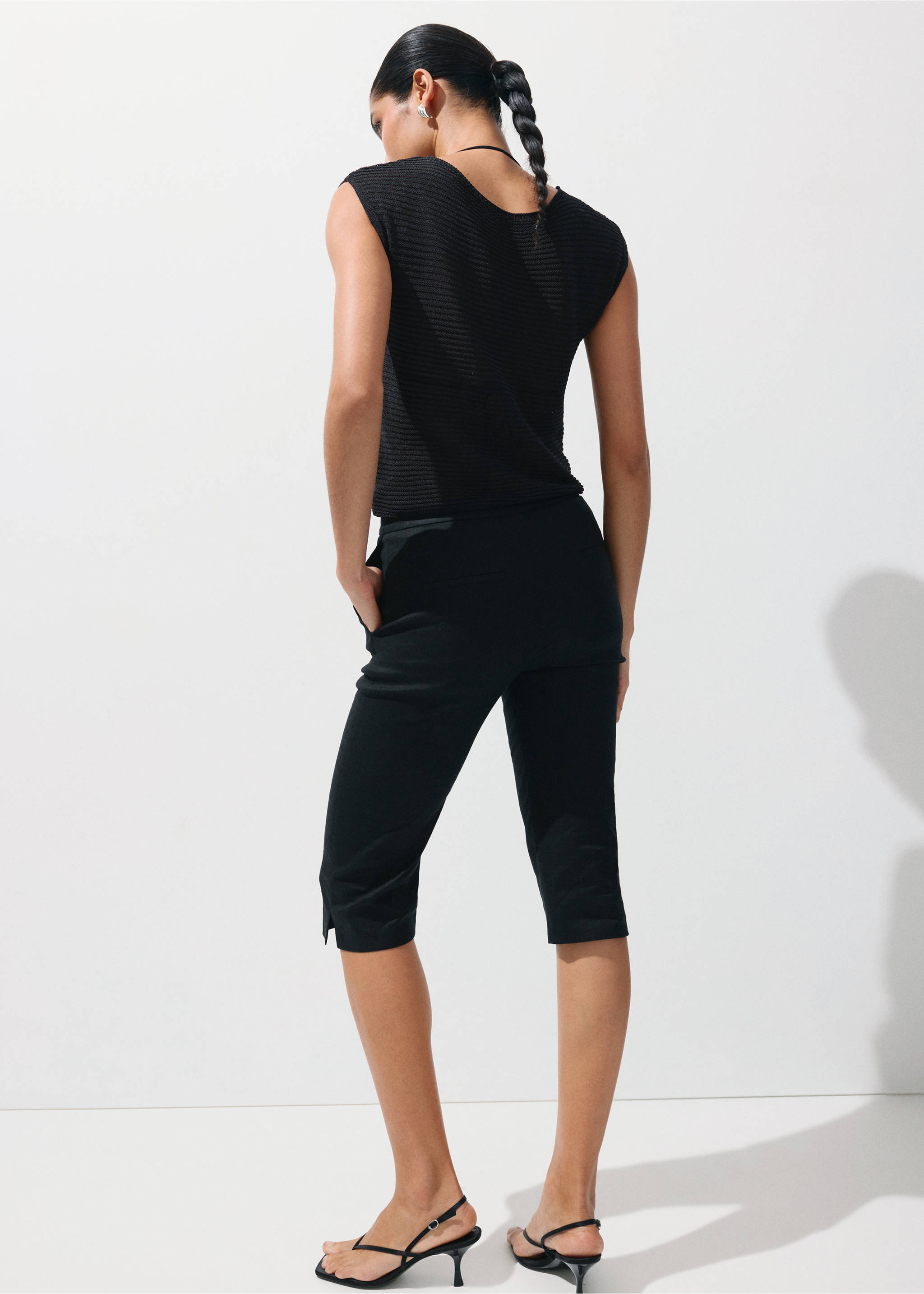 Short-sleeved knitted sweater - Reverse of the article, Black. Ref: 37031382-00.