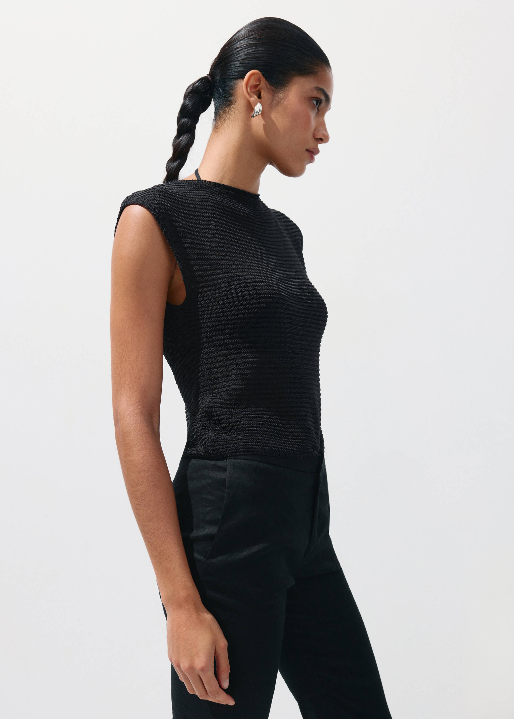 Short-sleeved knitted sweater - Details of the article 3