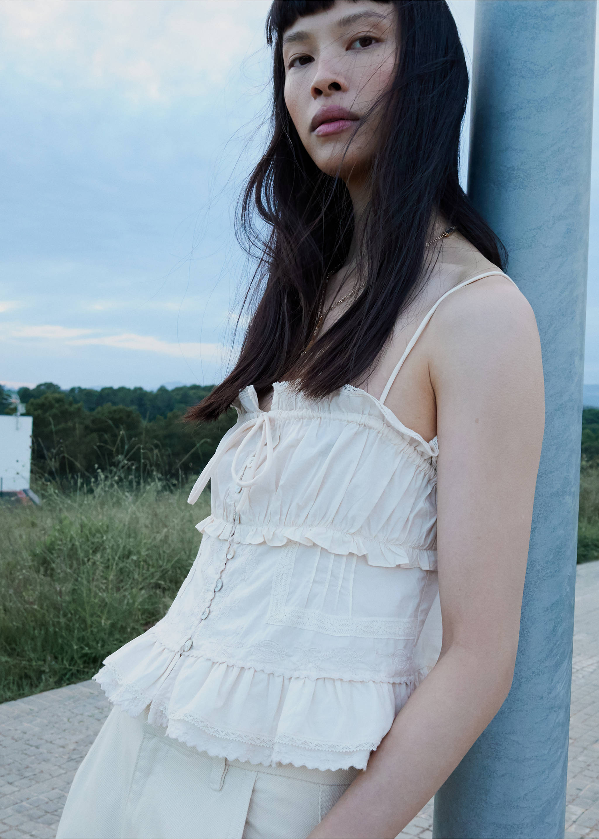 Top with embroidered details - Medium plane, Ecru. Ref: 37031383-00.