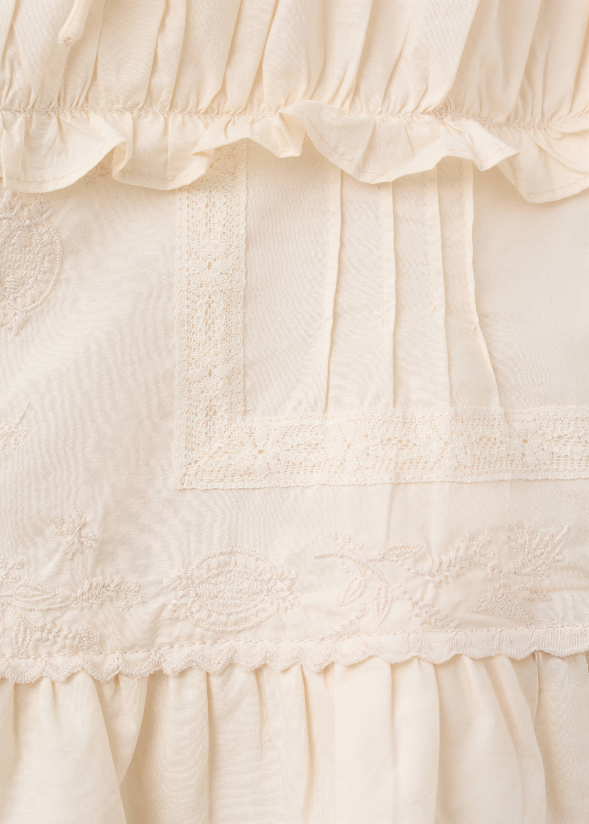 Top with embroidered details - Details of the article 0