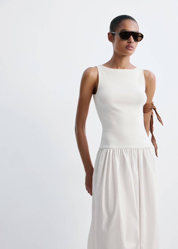 Knitted dress with open back — White