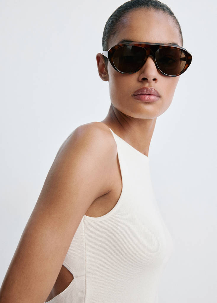 Knitted dress with open back — White