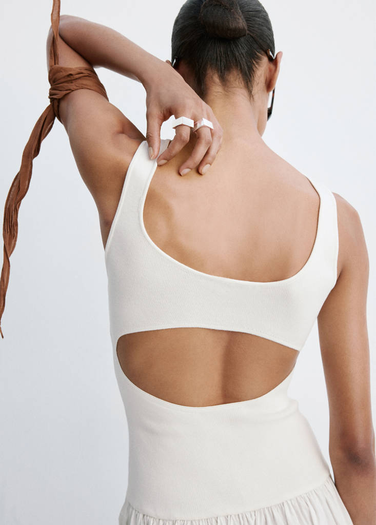 Knitted dress with open back — White