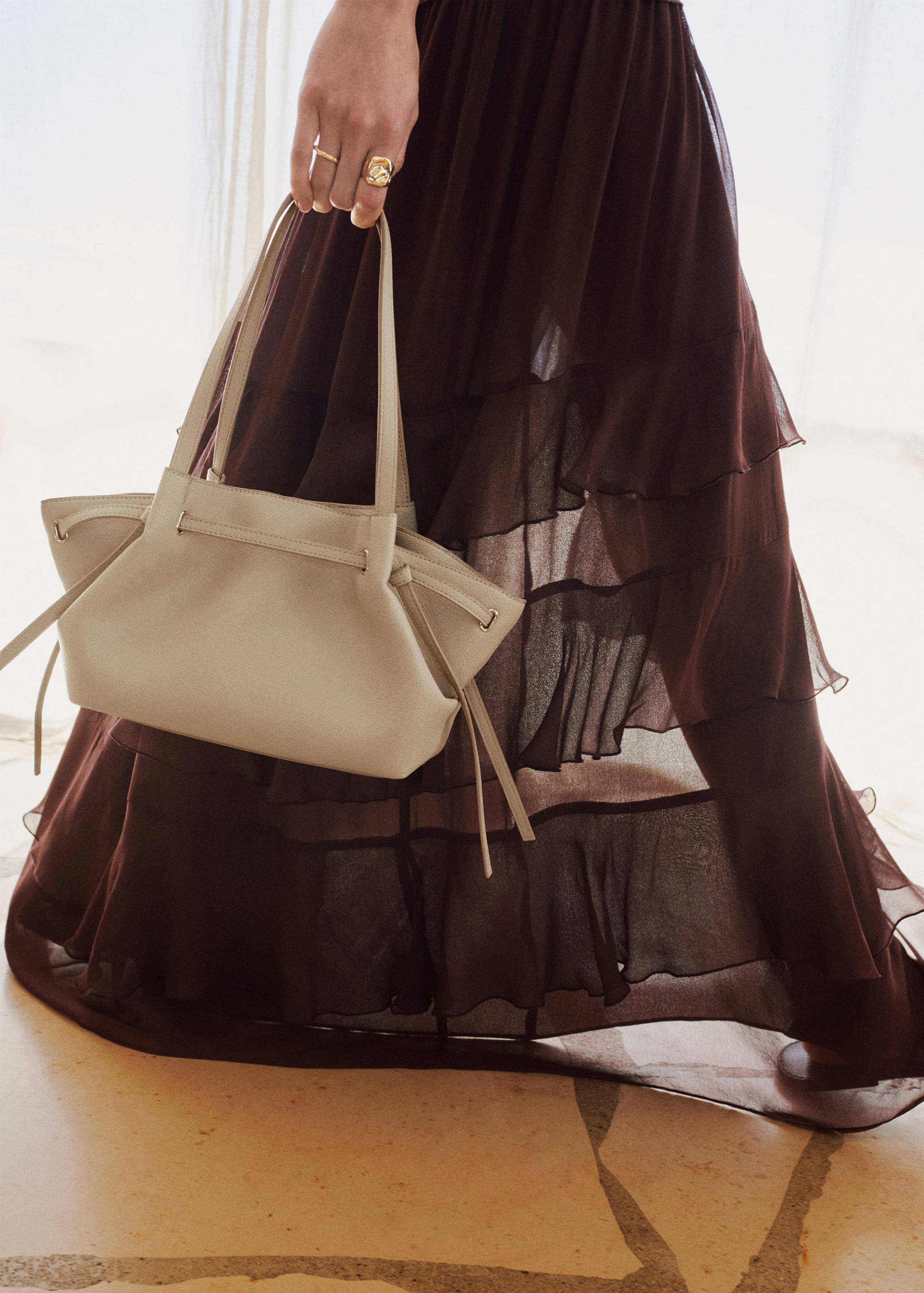 Bolso medio hombro efecto piel - Plano general