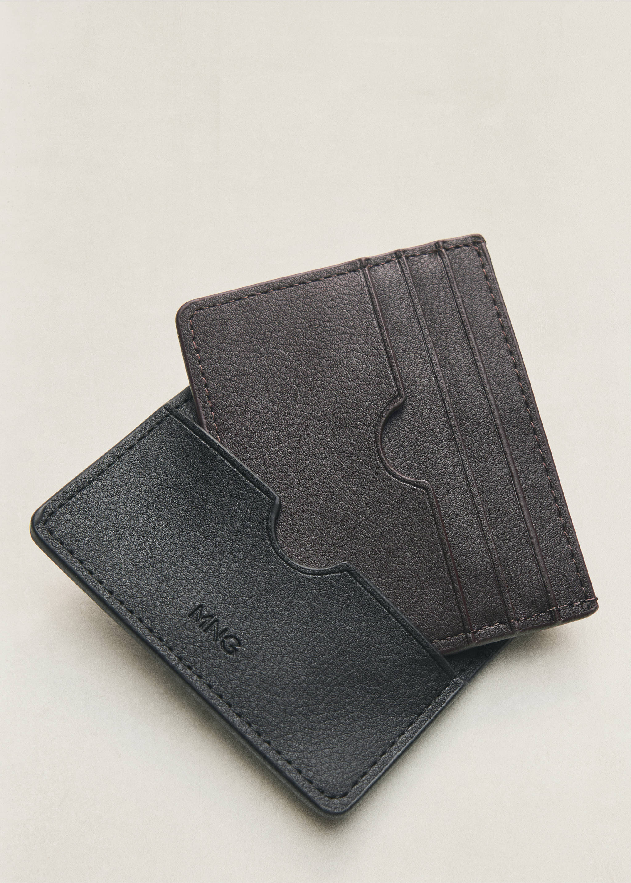 Texture card holder - Details of the article 5, Brown. Ref: 37031395-00.