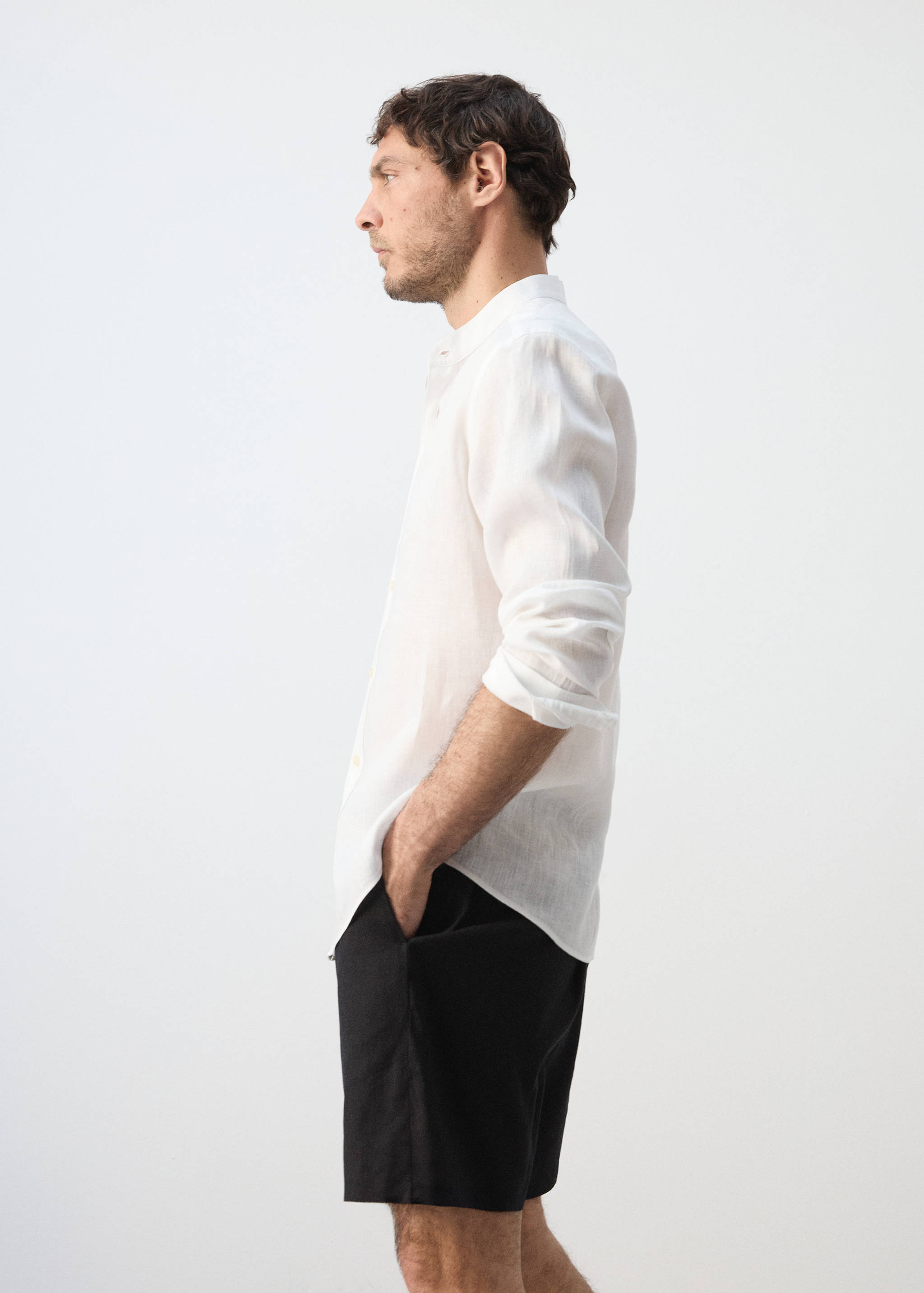 Regular-fit 100% linen shirt - Details of the article 2