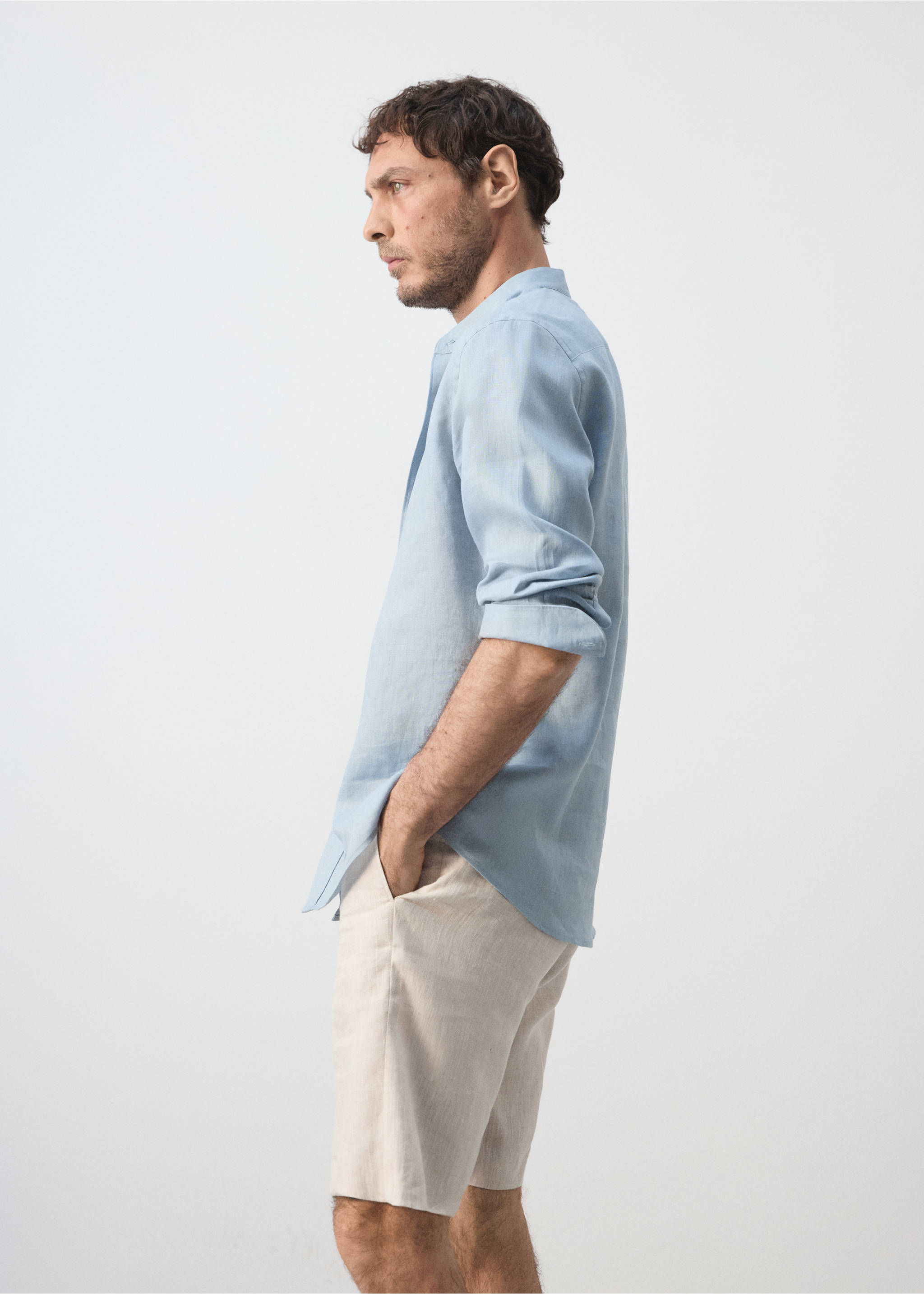 100% linen Mao collar shirt - Details of the article 2, China Blue. Ref: 37031400-00.